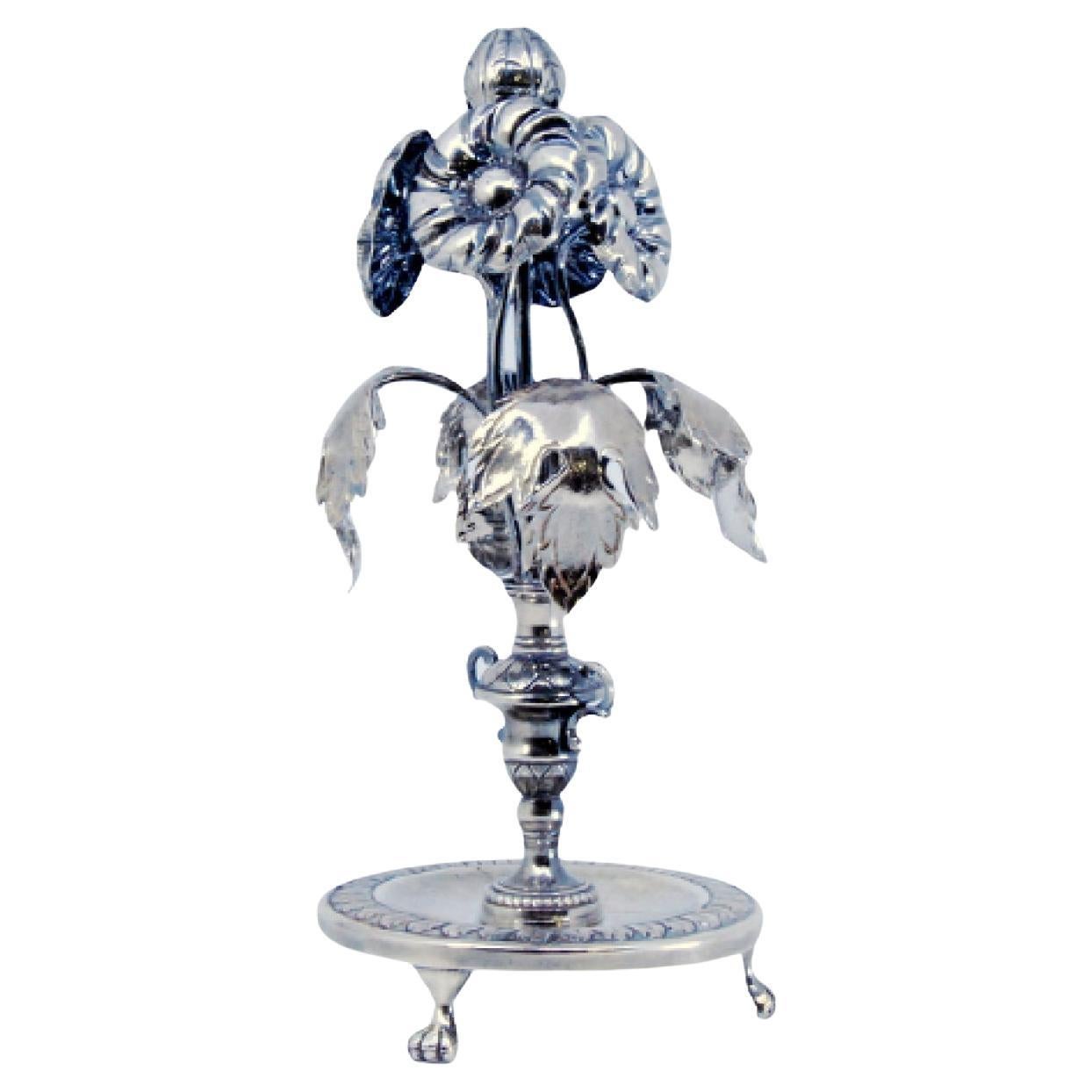 Silver toothpick holder with circular base