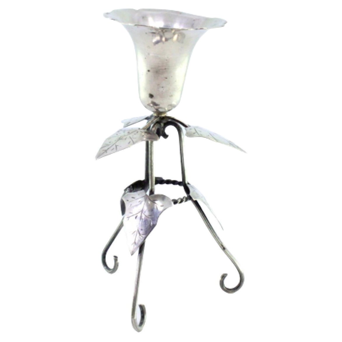 Silver toothpick holder with engraved ribbed leaves