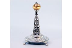 Silver toothpick holder with obelisk-shaped cutout structure