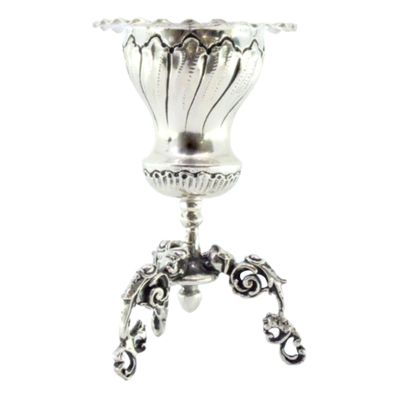 Silver toothpick holder with reliefs on three tall openwork feet 
applications im Angebot