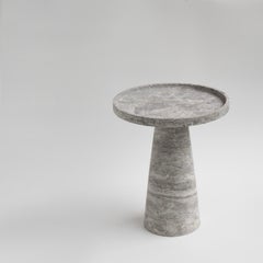 Mesa auxiliar cónica de travertino Silver