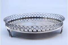 Silver tray w/ wire rack, smooth base & 3 openwork feet