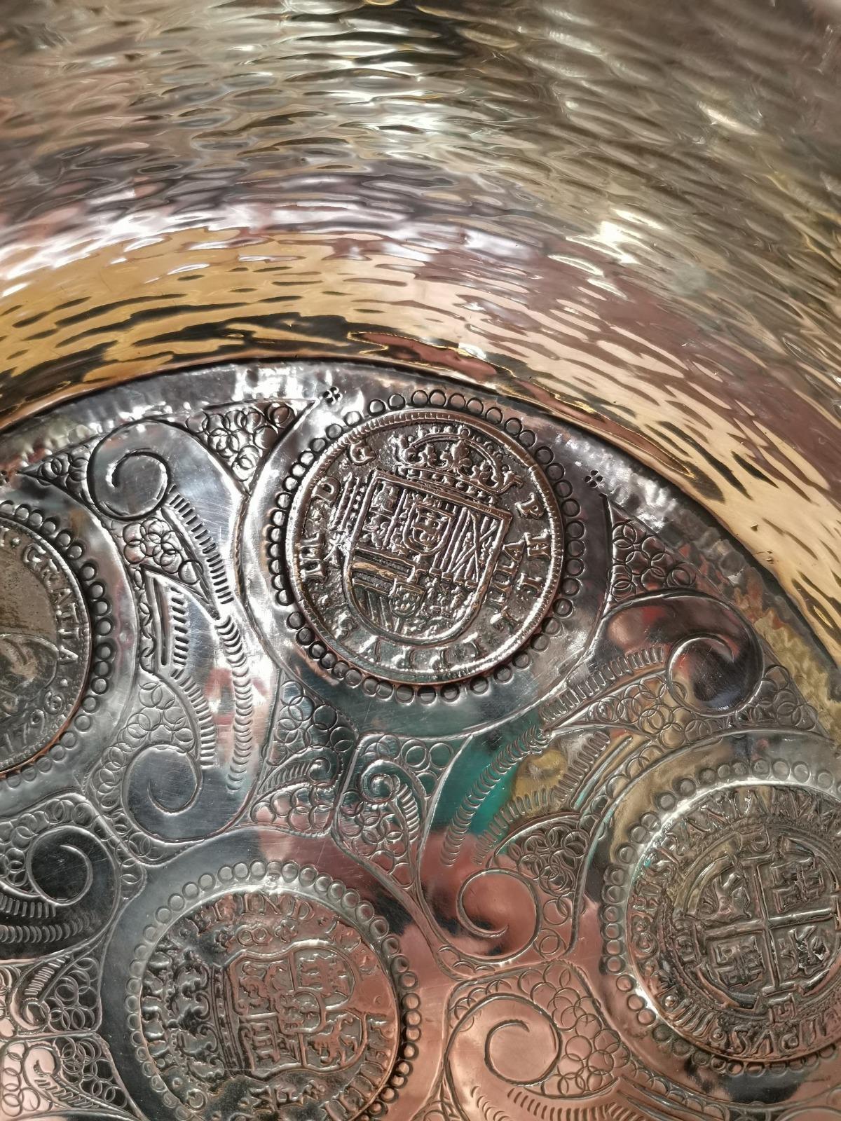Silver Tray with Embedded Silver Coins 19th Century In Good Condition For Sale In Madrid, ES