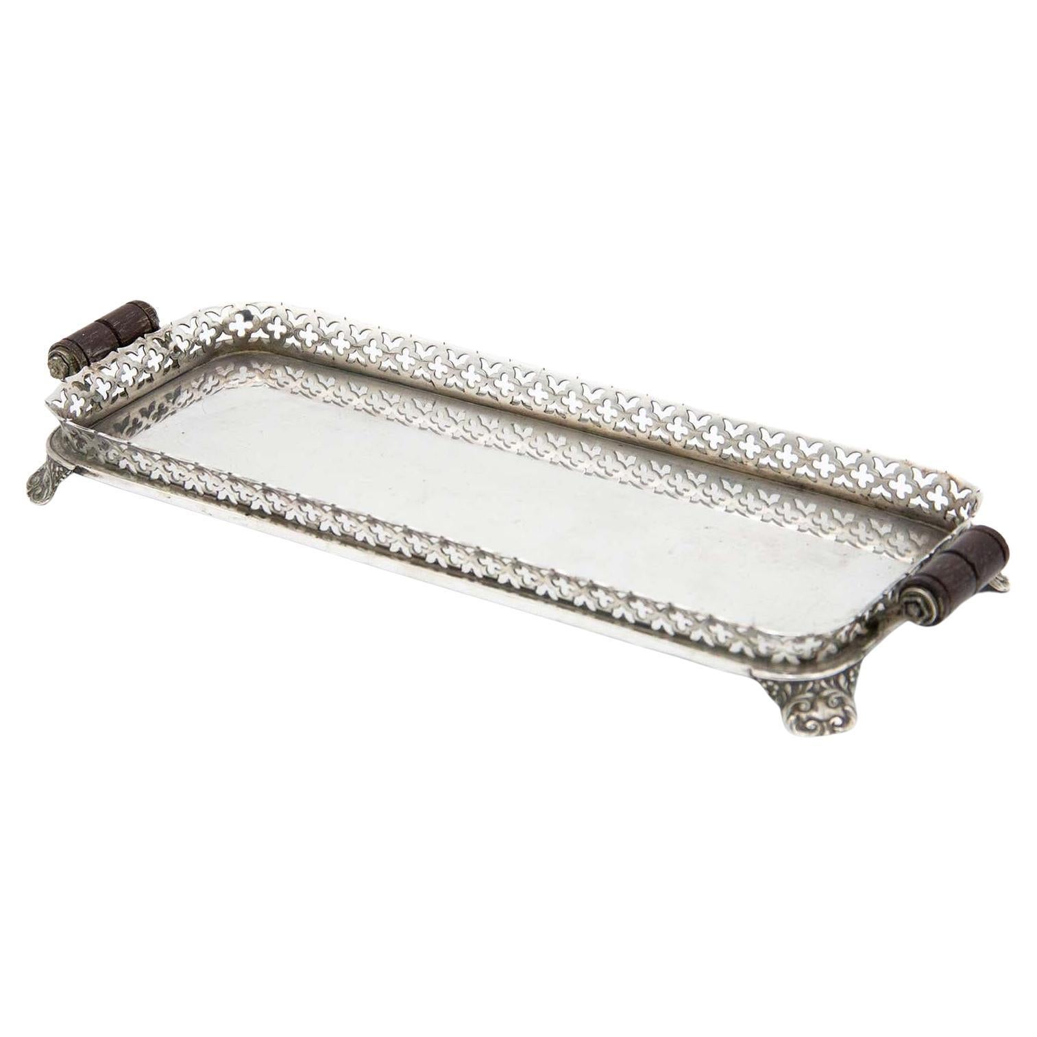 Silver tray with rectangular wire rack
