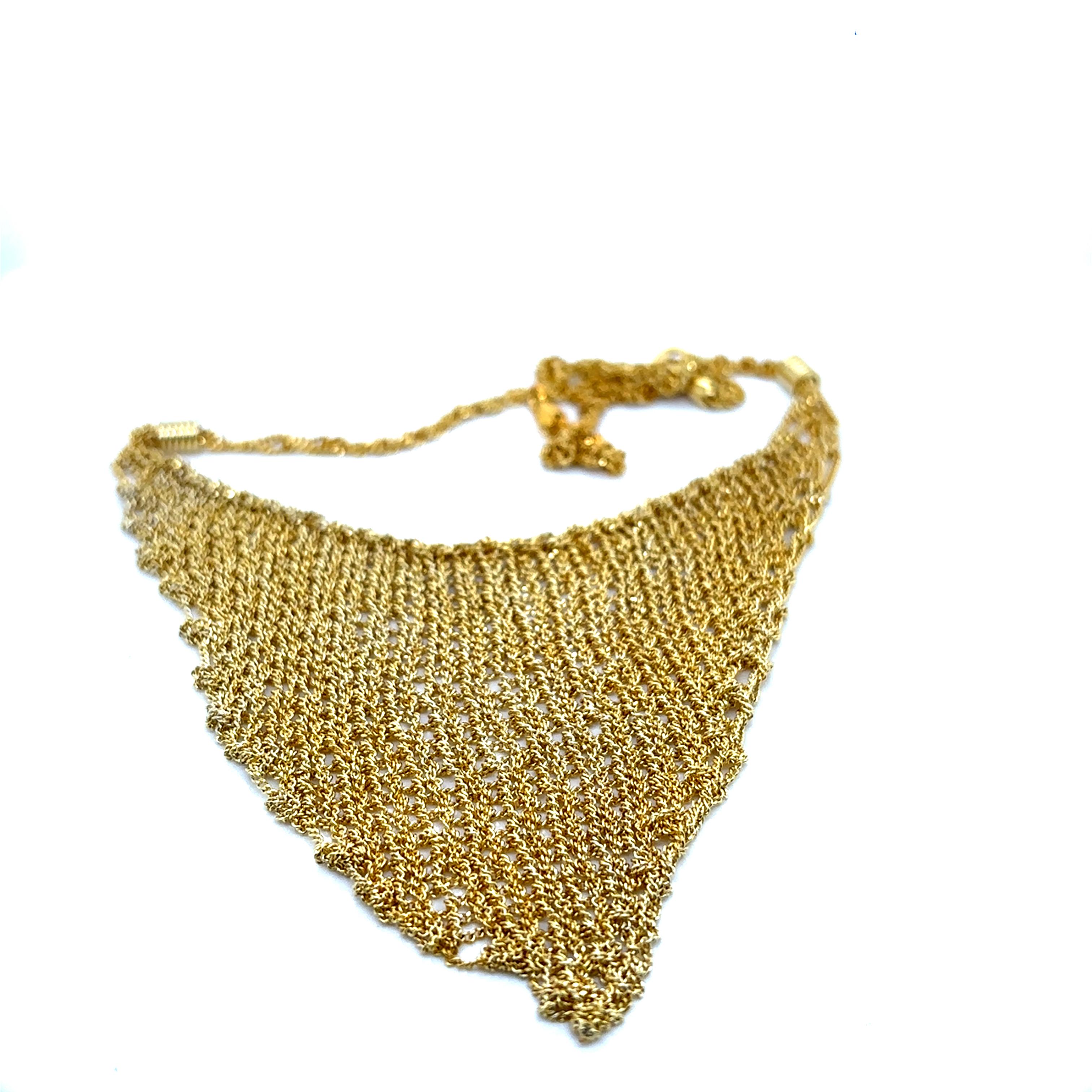 Collar de plata estilo triángulo con baño de oro en Nuevo estado para la venta en Hong Kong, HK