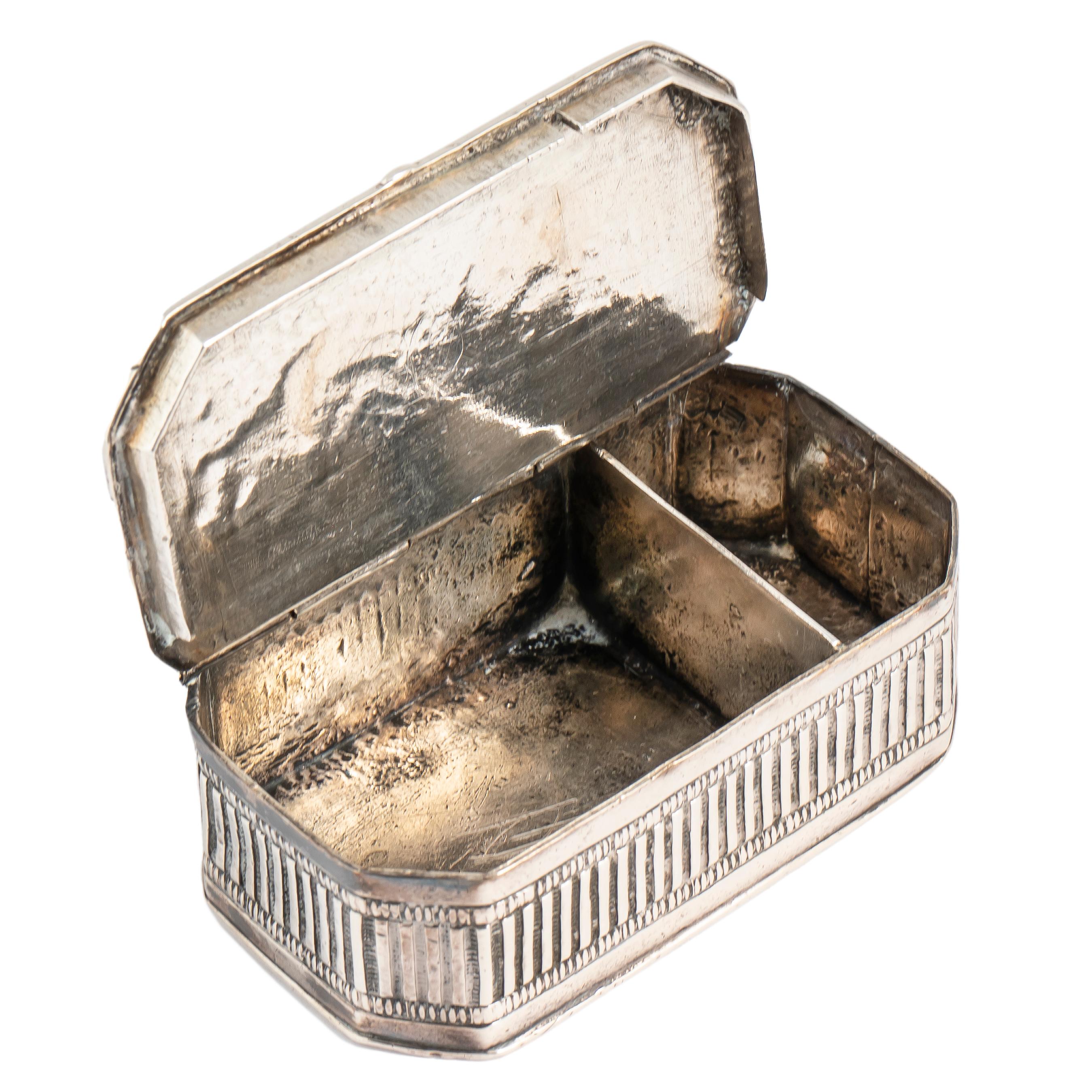 Engraved Silver Trinket Box with Chinese Scene, Late 19th-Early 20th Century For Sale
