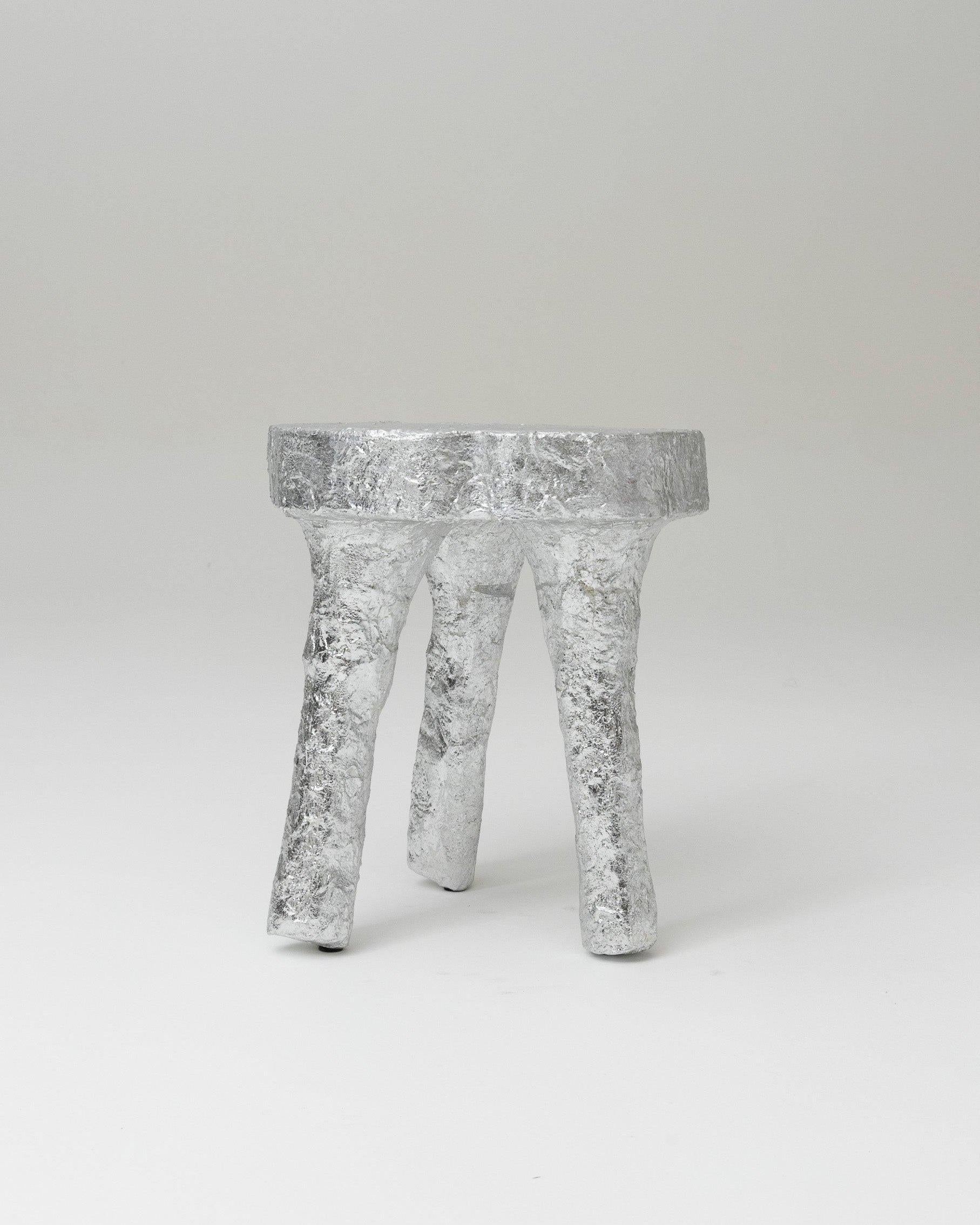 Tripod stool in plaster, sand, and chrome leaf by designer paul hardy. Very good condition.
Paul hardy's work stands out for its use of unconventional construction materials such as sand, plaster, wood, and glass. His creations are born from a