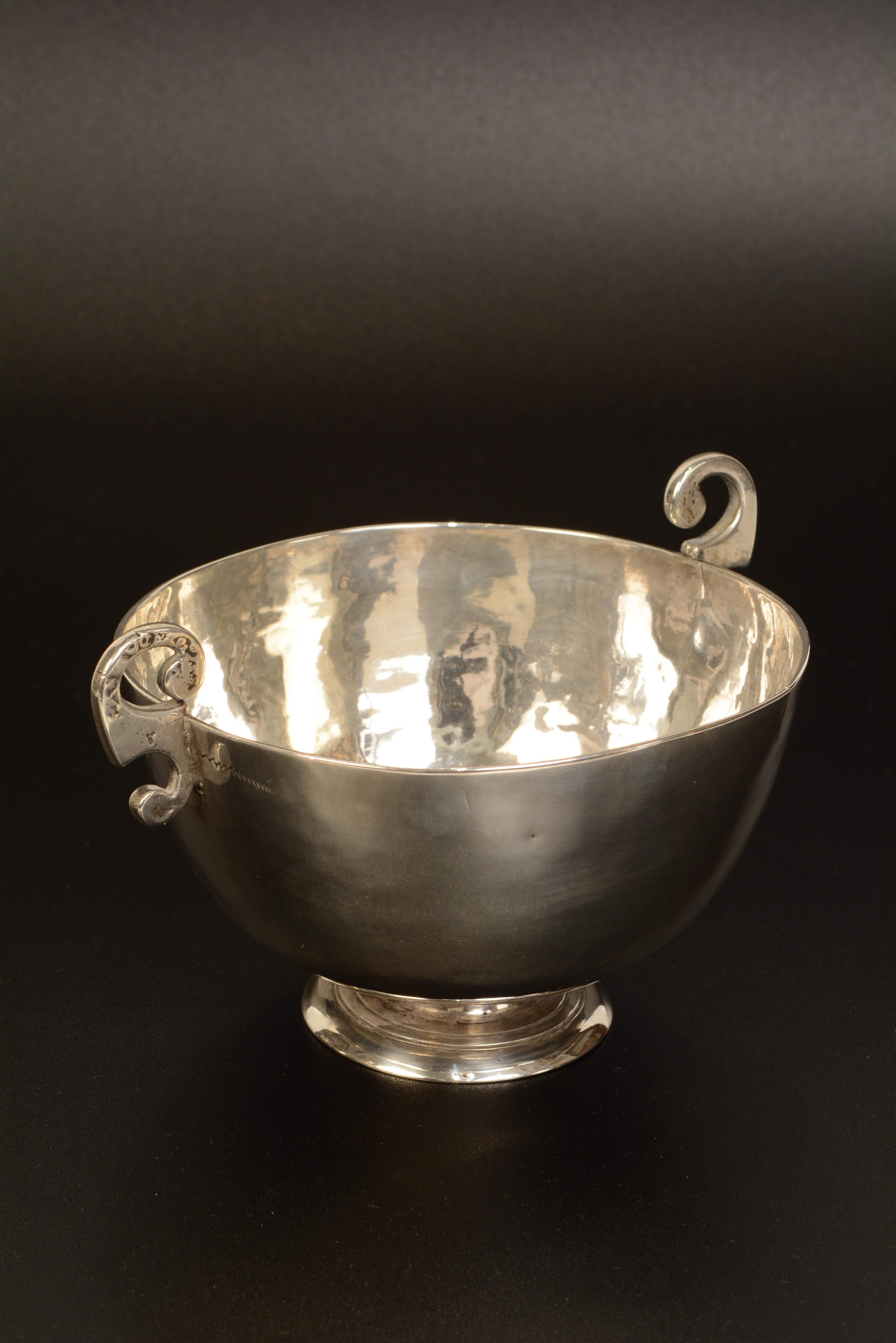 Silberbecher mit zwei Henkeln „bernegal“ aus Silber, 17.-18. Jahrhundert (18. Jahrhundert und früher) im Angebot