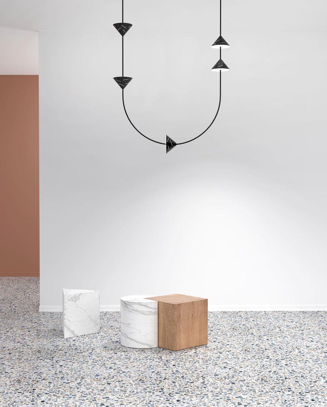 Tedesco Lampada a sospensione a U in argento di Atelier A Light in vendita
