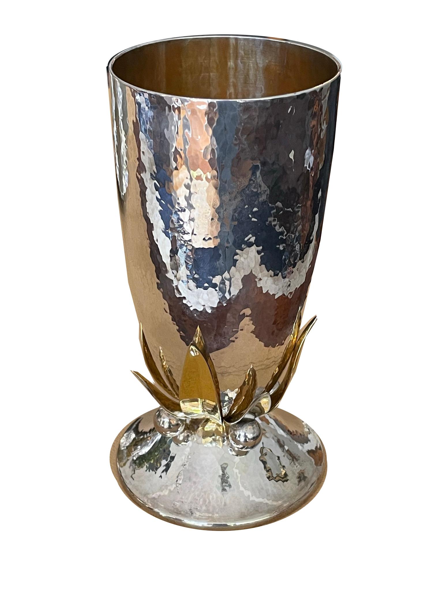 Silberne Vase aus 