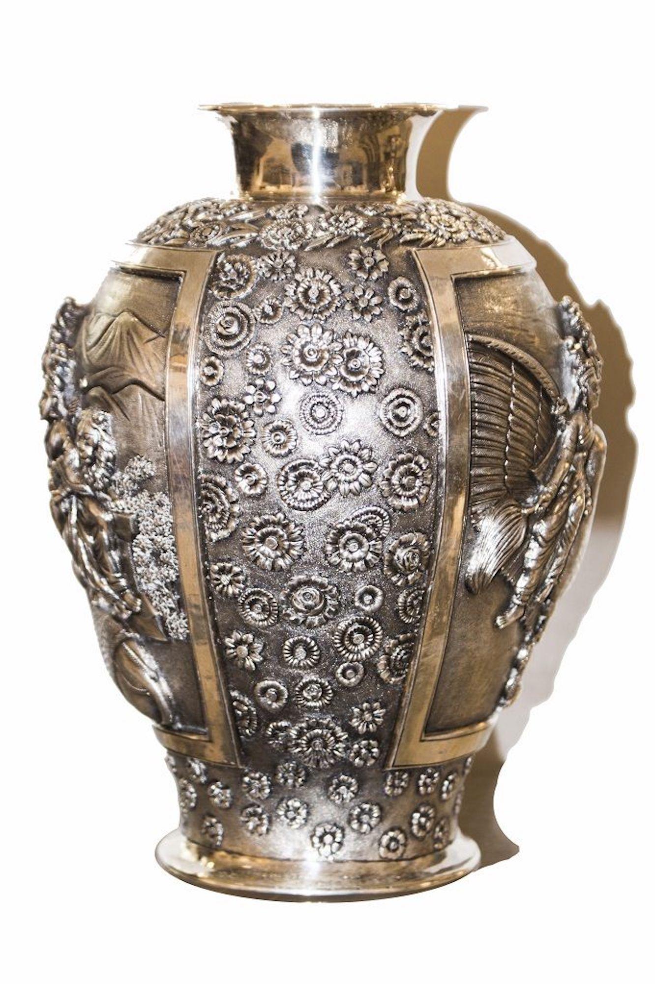 Asian Silver Vase Oriental Manufacture of the Colonial Age, Early 1900 For Sale