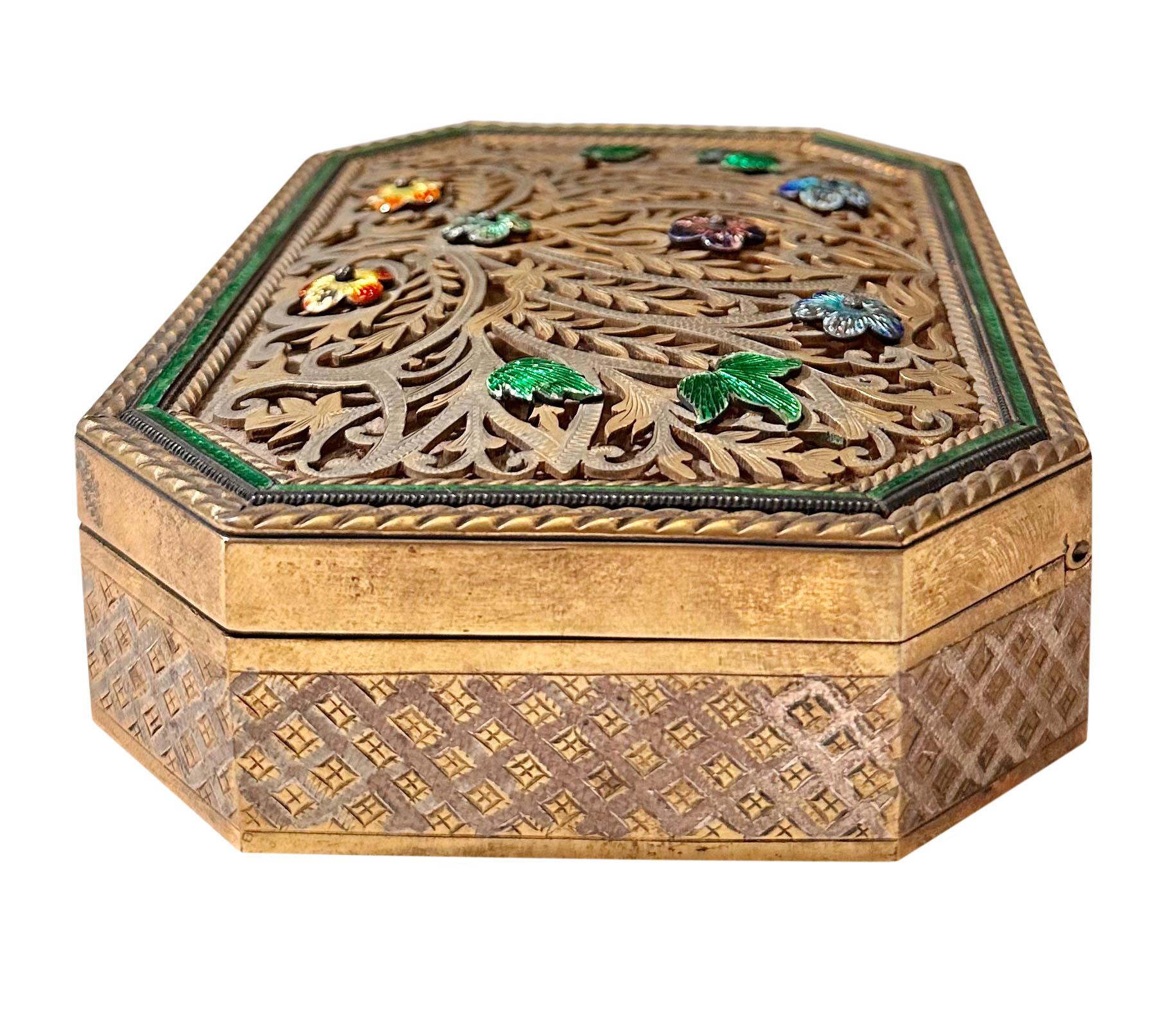 Silver Vermeil Reticulated Indian Box In Good Condition For Sale In Tampa, FL