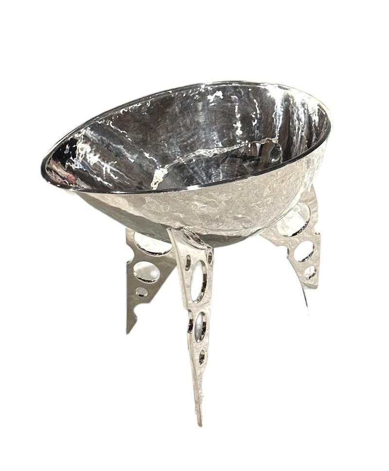 Silbergefäß, Obstschale, skulpturales Objekt von Raju Peddada – „Wotan“ (Moderne) im Angebot