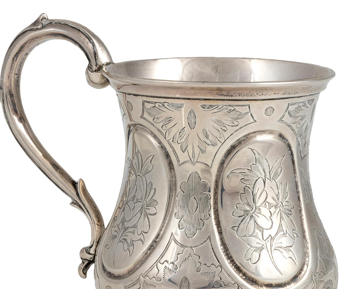 You are admiring a magnificent silver Victorian mug, realized in the Victorian London during the years 1857-1858.

Made of 925/1000 silver. 

This mug is engraved with floral decorations, and its conditions are excellent.
Its realization is by