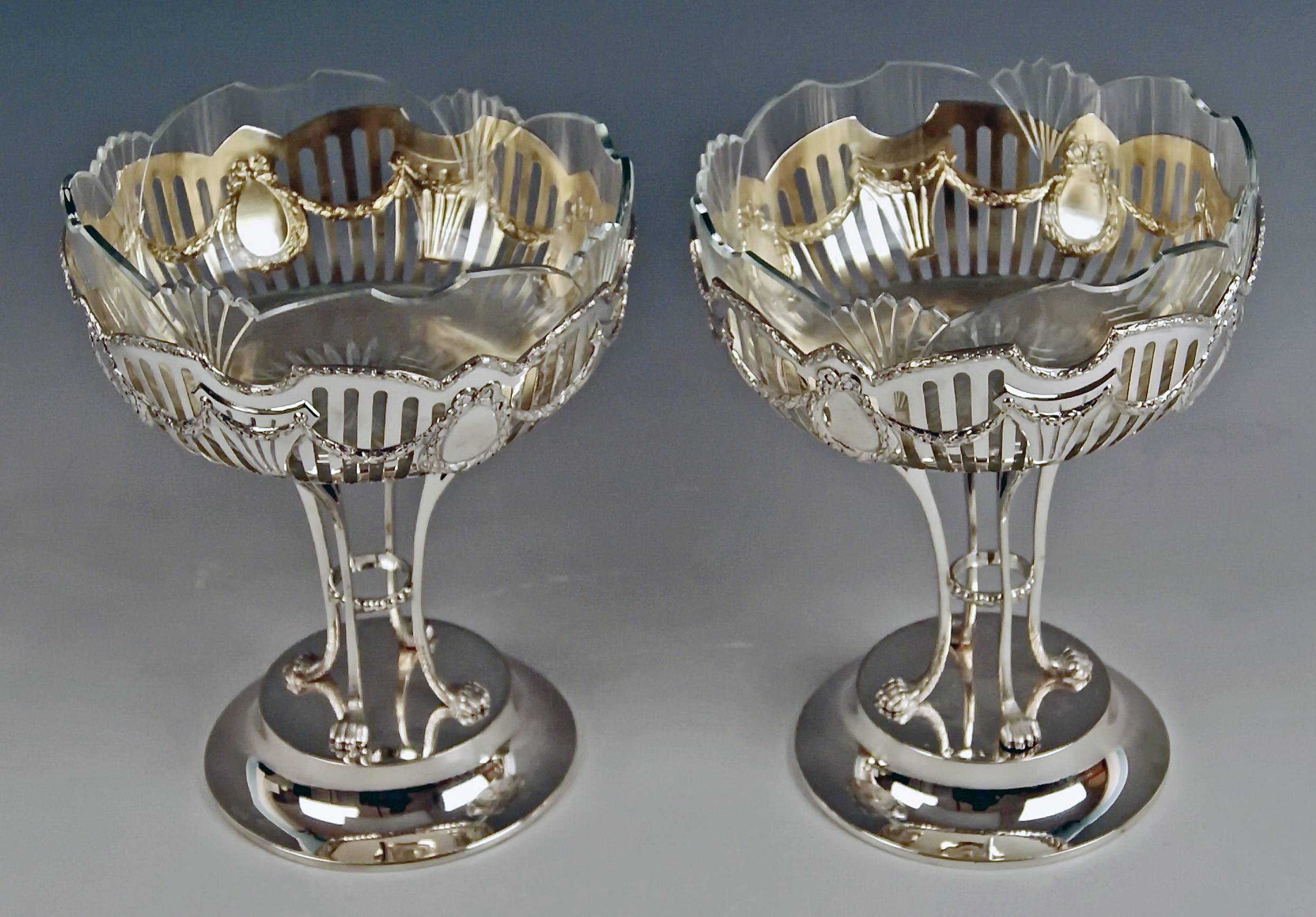 Austrian Silver Vienna Pair of Fruitbowls Centrepieces Art Nouveau by Ferdinand Vogl 1914