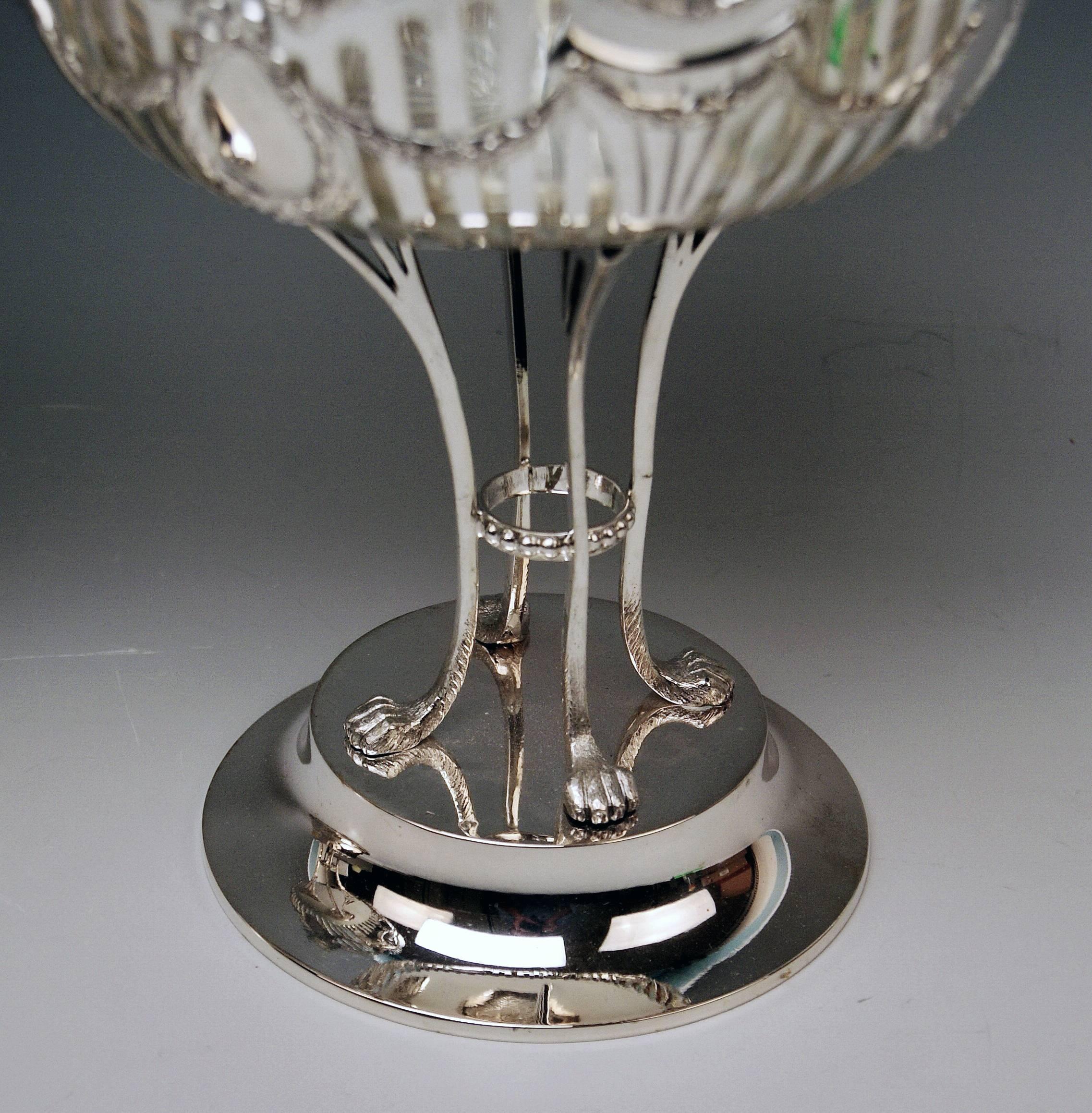 Early 20th Century Silver Vienna Pair of Fruitbowls Centrepieces Art Nouveau by Ferdinand Vogl 1914