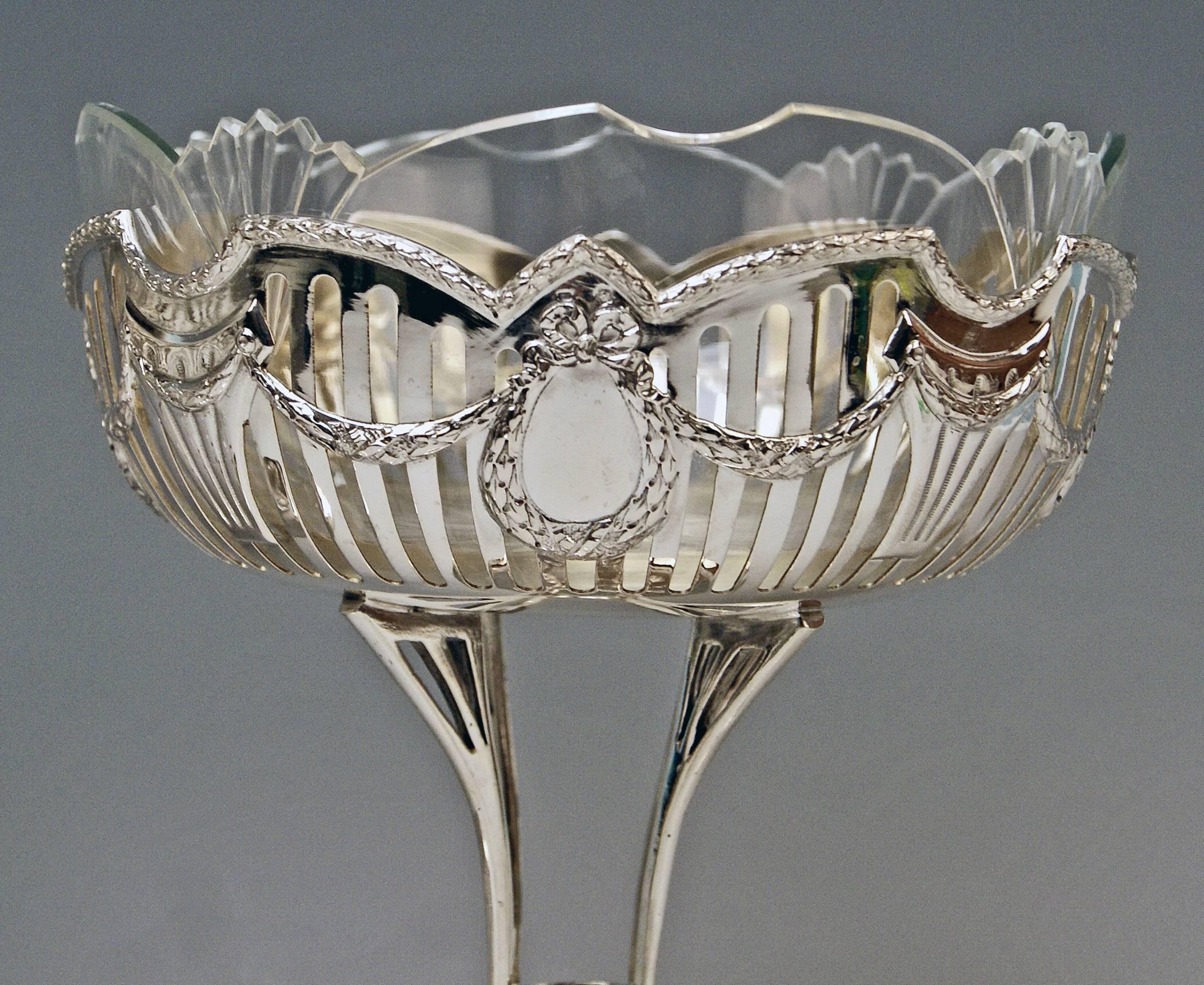 Silver Vienna Pair of Fruitbowls Centrepieces Art Nouveau by Ferdinand Vogl 1914 3