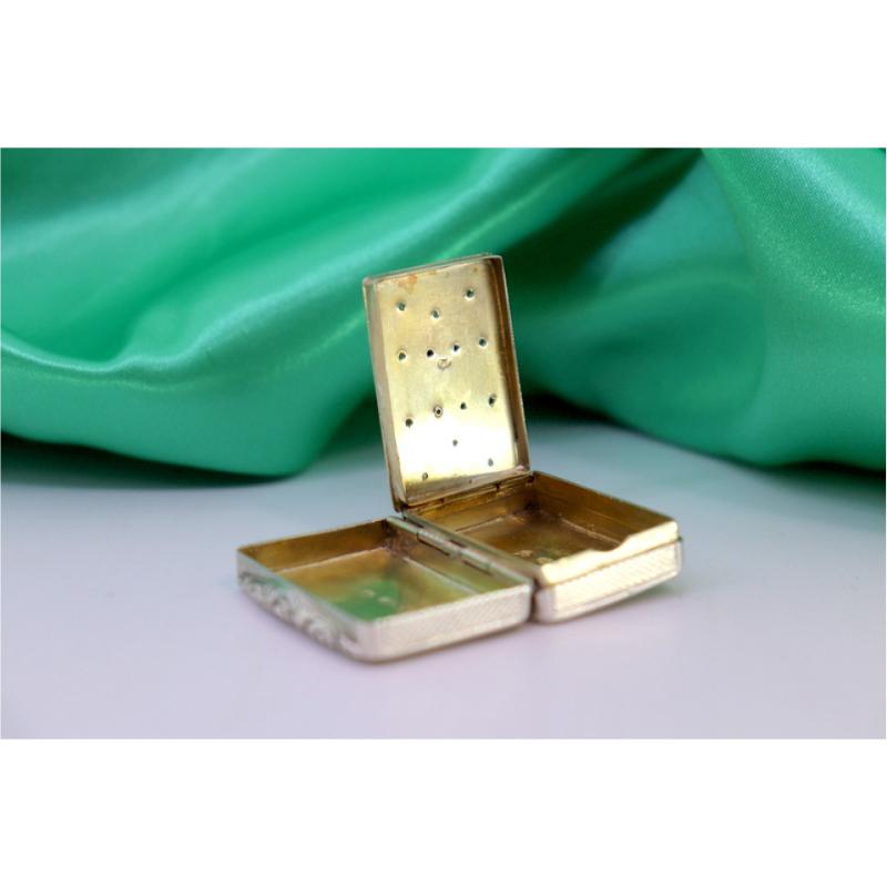 European Silver vinaigrette box w/ engraving, monogram card on the lid & gold interior For Sale