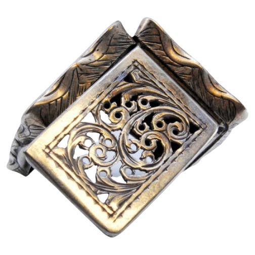 Silver vinaigrette box with floral engravings, William IV period