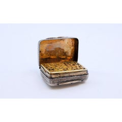 Scatola per vinaigrette in argento con interno dorato e incisioni, periodo Giorgio IV