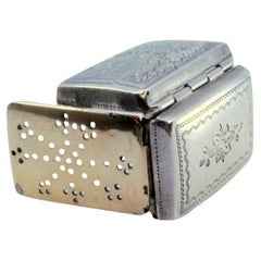 Silver vinaigrette box with gold interior and engraved lid, William IV period