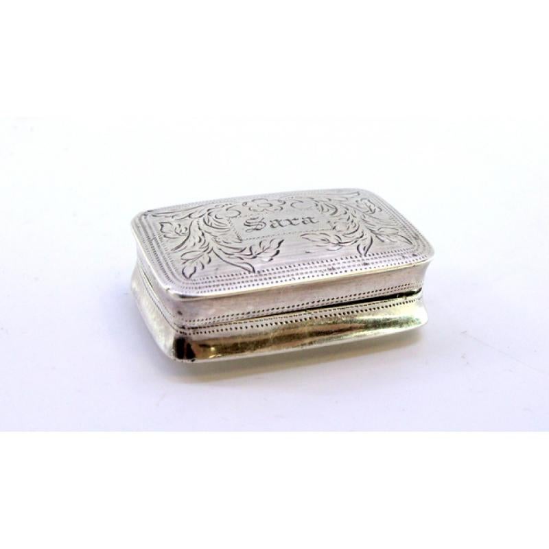 European Silver vinaigrette box with guilloche lid motifs, Victorian period For Sale