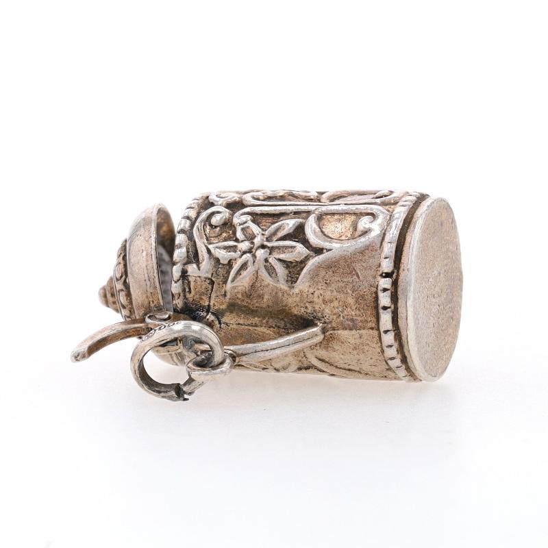 Silver Vintage Floral Beer Stein Charm - 800 Brewery Beverage Lid Opens In Good Condition For Sale In Greensboro, NC
