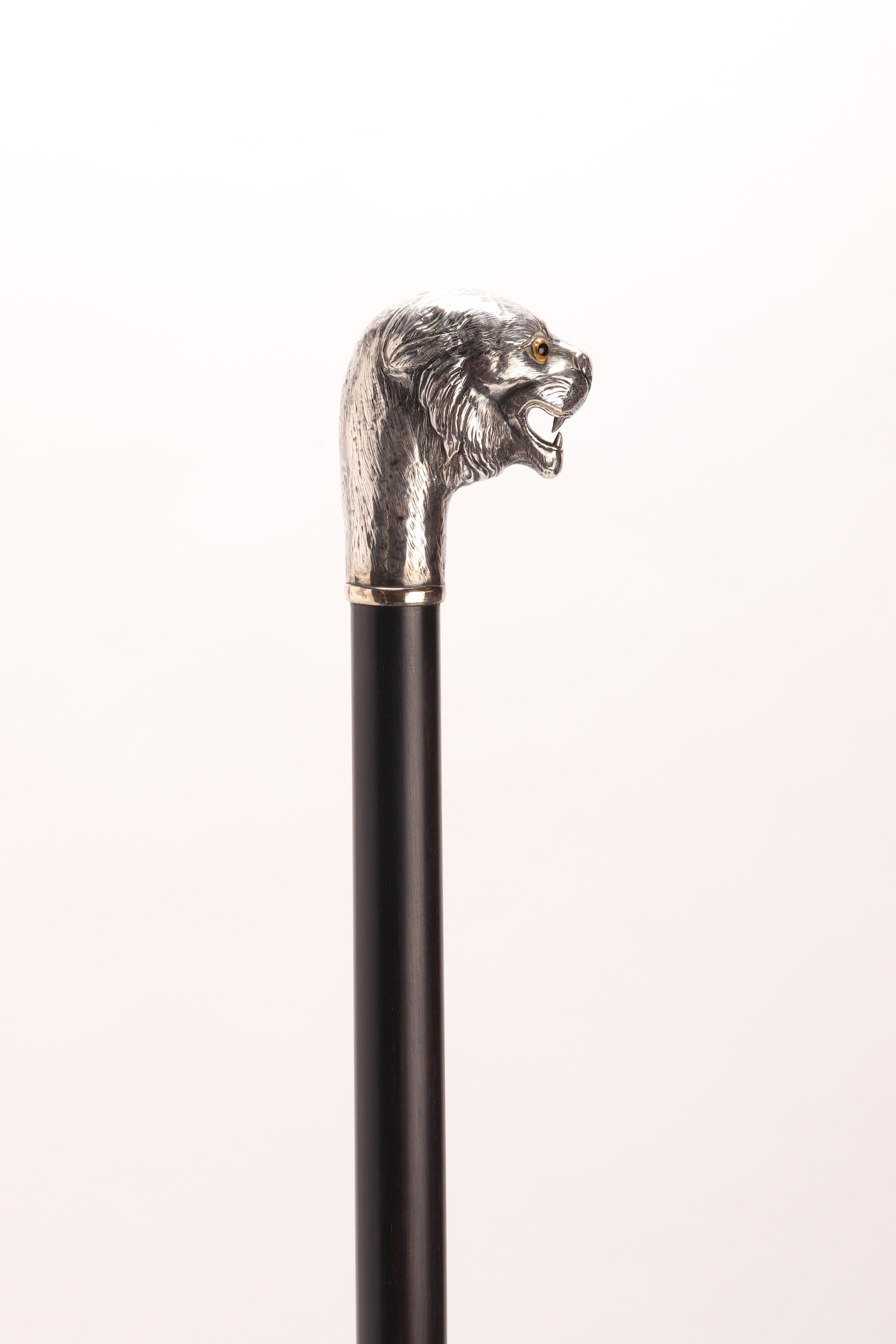 Silver Walking Stick with a Lion, London, 1900 In Excellent Condition In Milan, IT