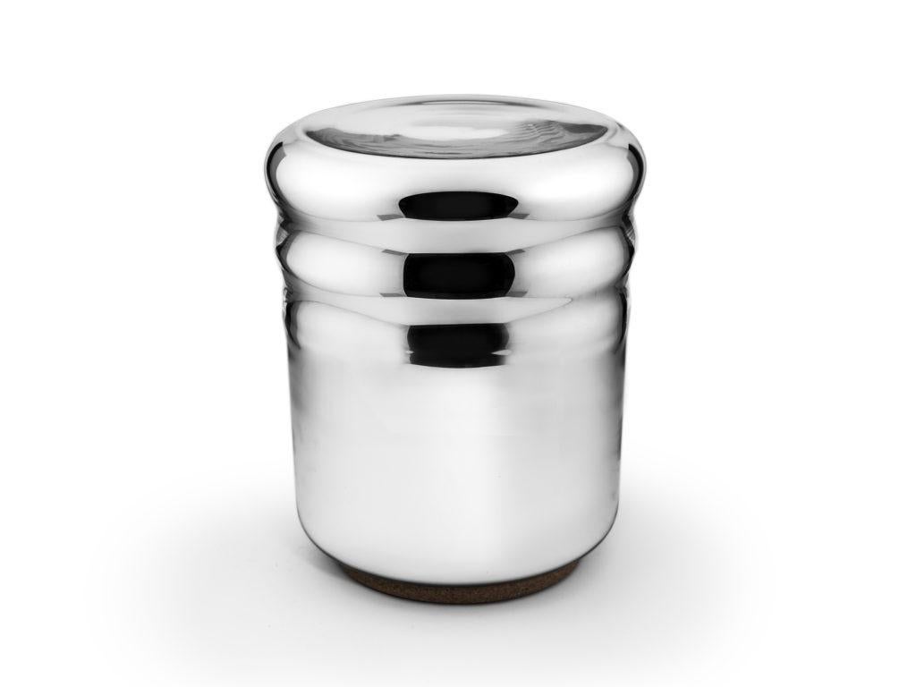 Tabouret Wave en argent par Haymann Editions
Dimensions : D 32 x L 32 x H 38,5 cm.
MATERIAL : Verre soufflé, liège.

Disponible en différentes couleurs de verre soufflé. Veuillez nous contacter.

Verre soufflé par des maîtres bohémiens, ce tabouret