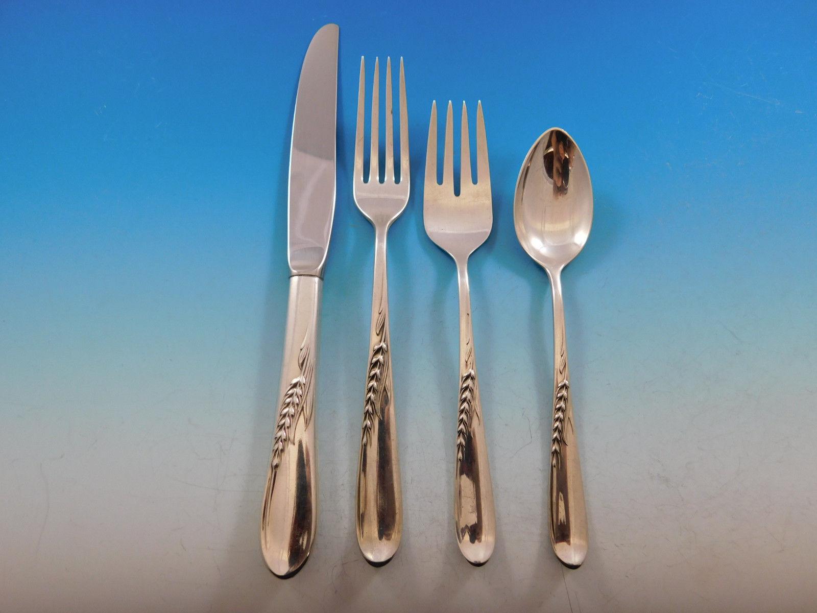 Silver Wheat by Reed & Barton Sterling Silver Flatware Service 6 Set 33 Pieces In Excellent Condition For Sale In Big Bend, WI