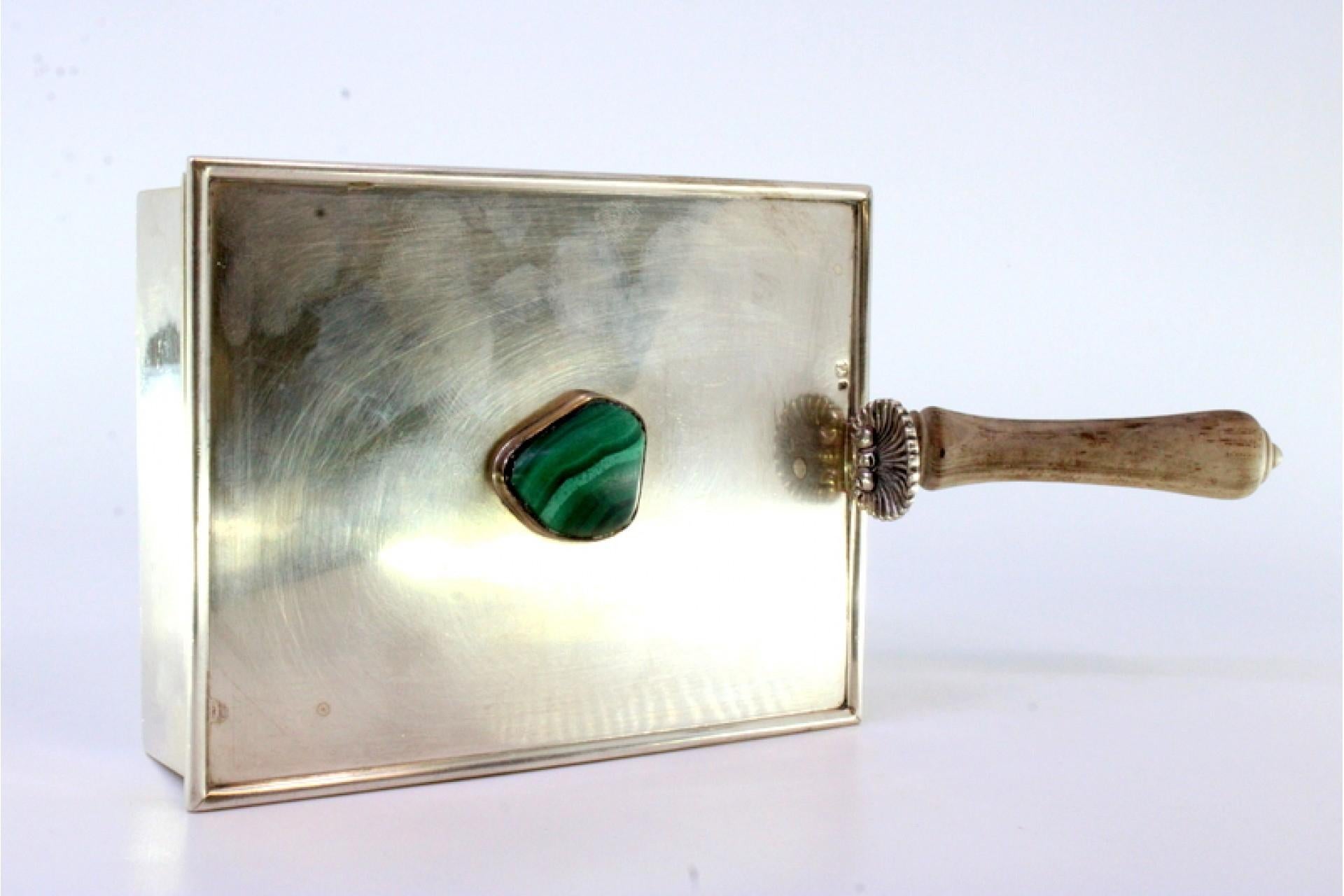 Silver whisk w/ wooden interior, shell lid & faux stone In Good Condition For Sale In Porto, PT