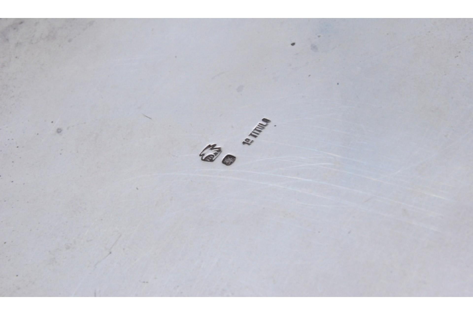 Silver whisk with wooden handle and fish-shaped knob on the lid Bon état - En vente à Porto, PT