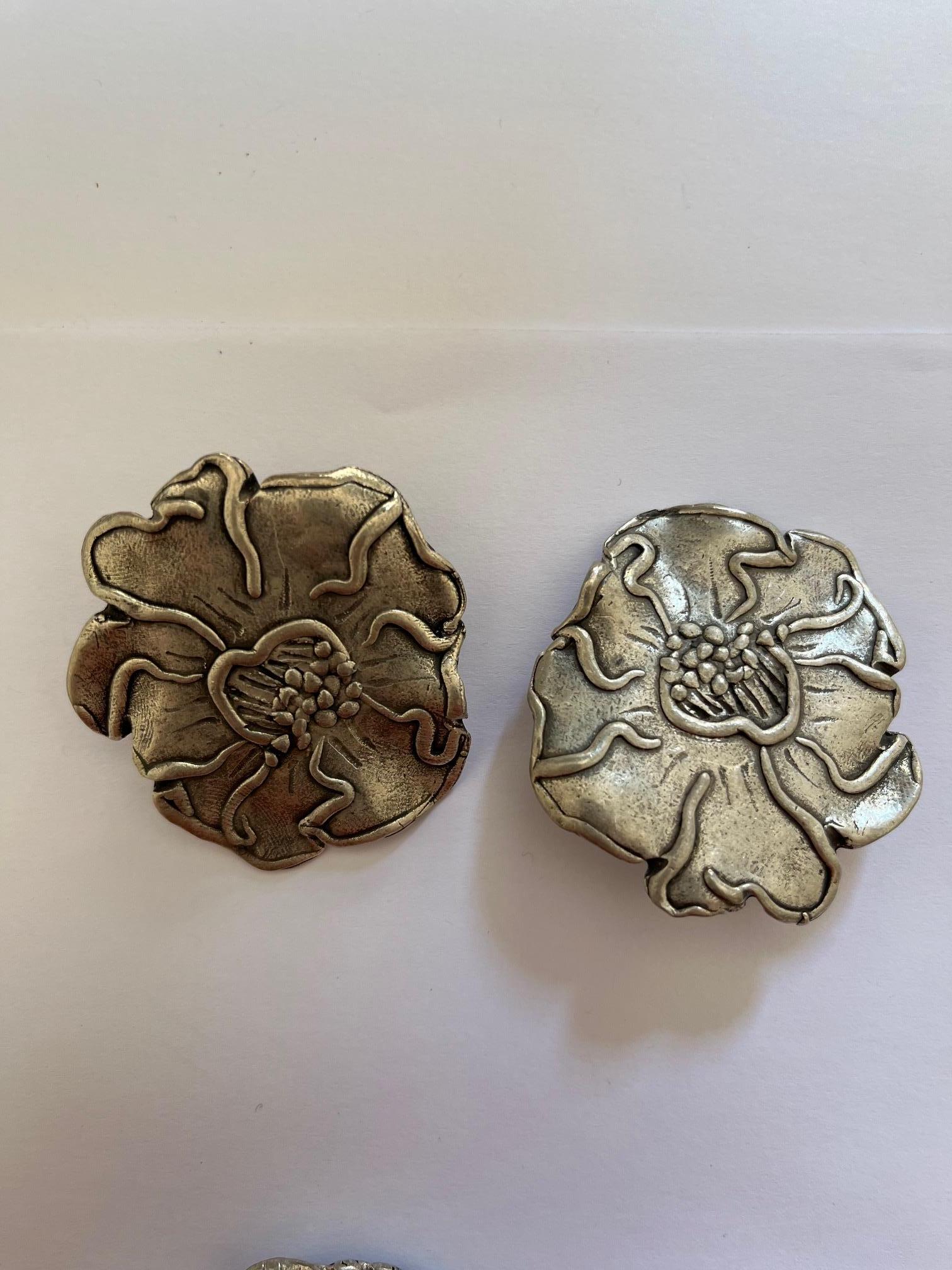 Silver Wild Roses 3 Piece Set by Leonard In Good Condition For Sale In PARIS, FR