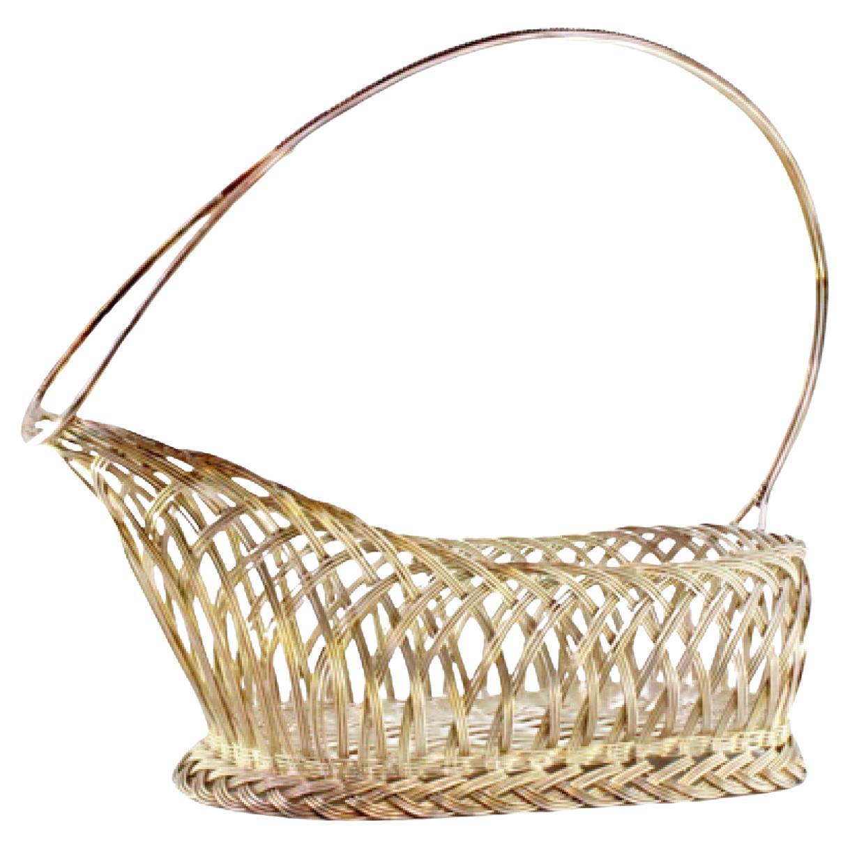 Silver wire bottle holder with rope handle For Sale