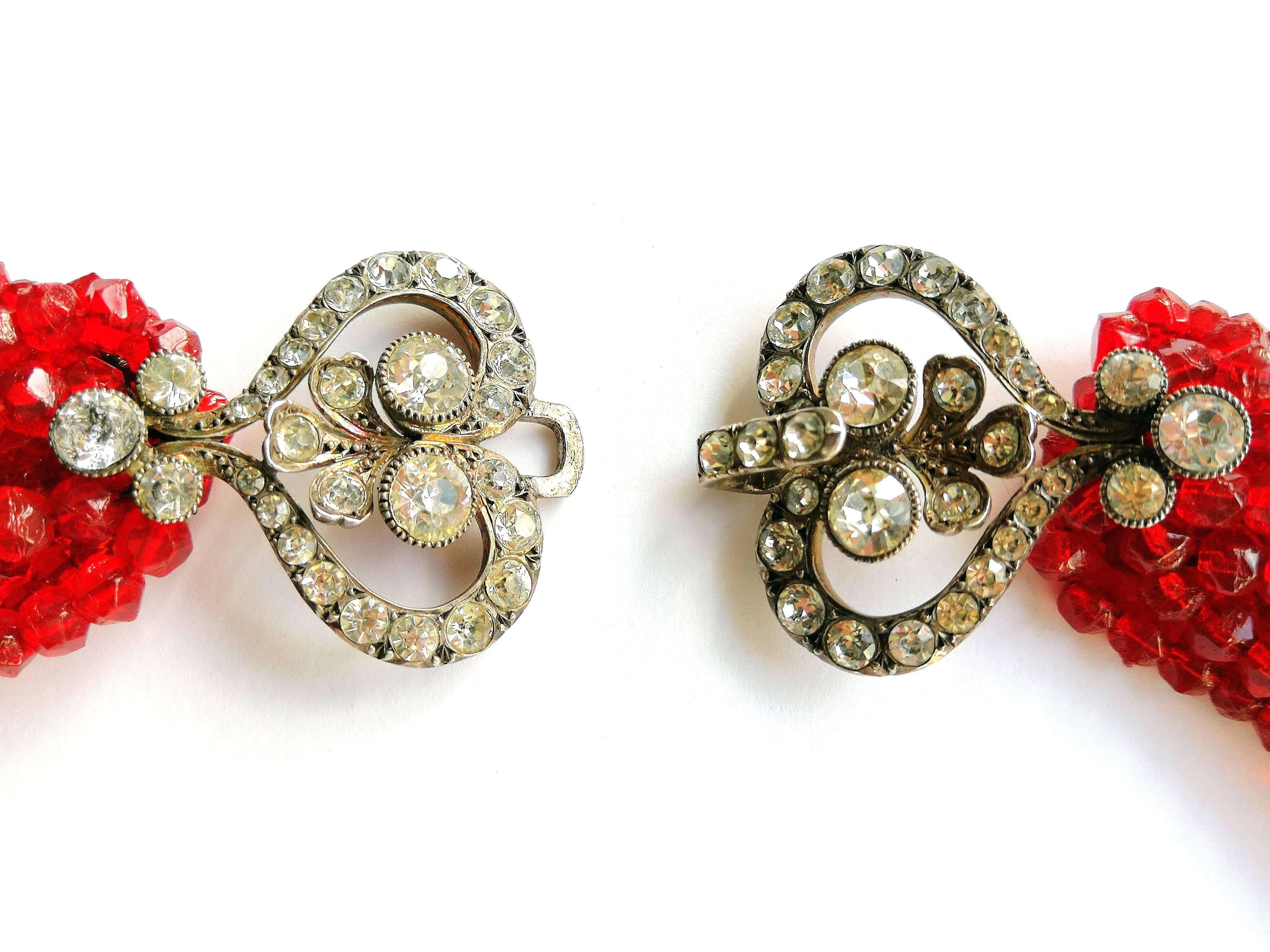 Mehrstrangige Halskette aus Silber, Paste und roten Glasperlen mit Perlendrehung, 1930er Jahre im Angebot 1
