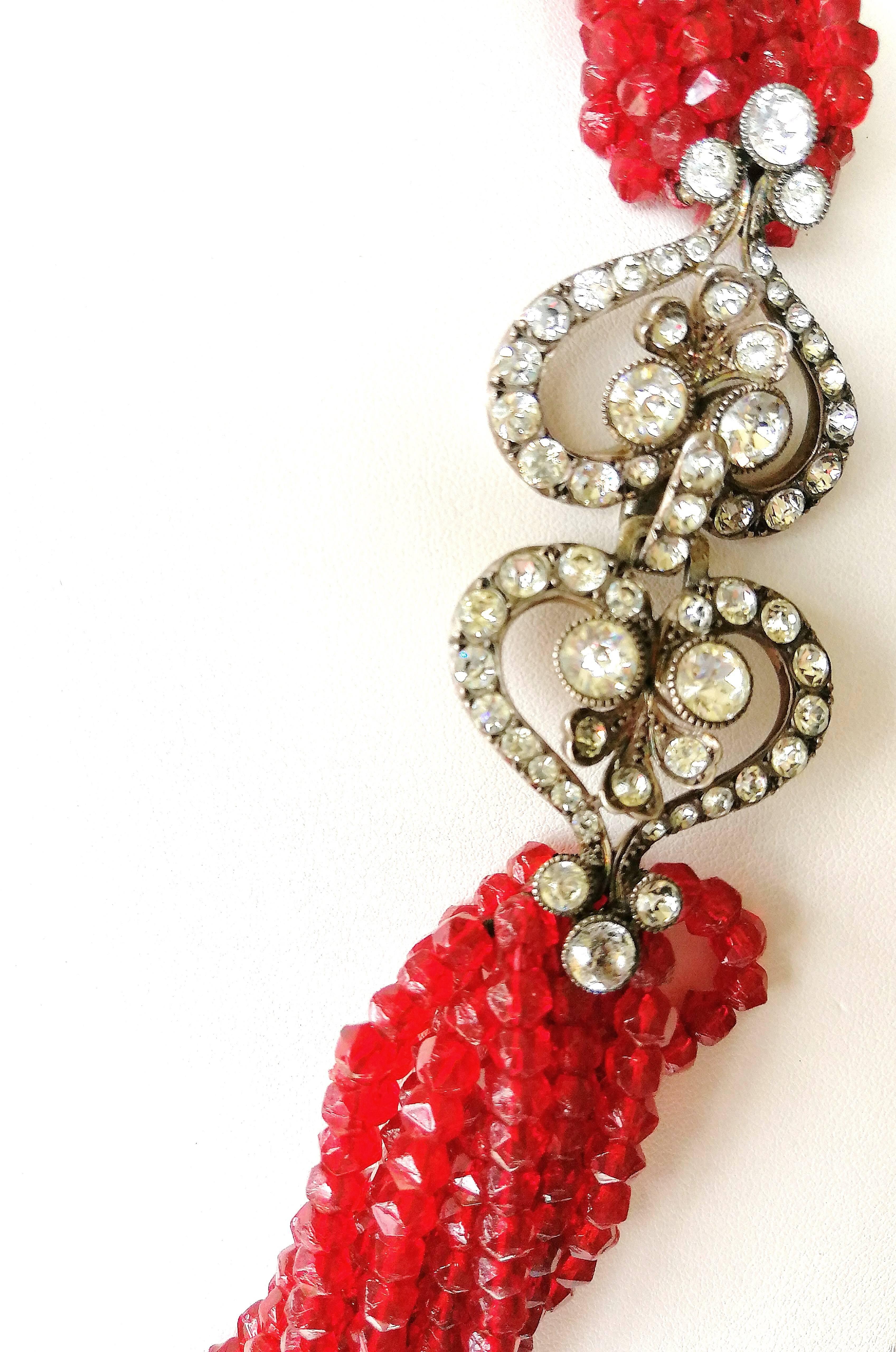Mehrstrangige Halskette aus Silber, Paste und roten Glasperlen mit Perlendrehung, 1930er Jahre im Angebot 2