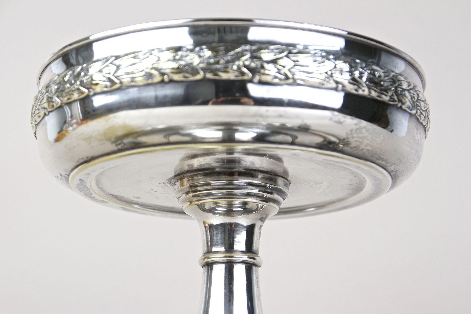 Centrotavola/ciotola Art Nouveau argentata con vassoio WMF, Austria 1915 ca. in vendita 3