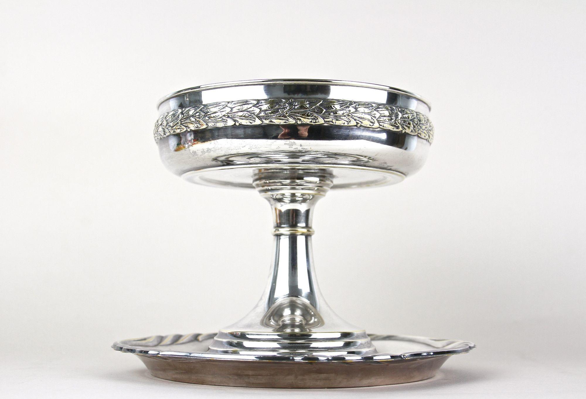 Centrotavola/ciotola Art Nouveau argentata con vassoio WMF, Austria 1915 ca. In condizioni buone in vendita a Lichtenberg, AT