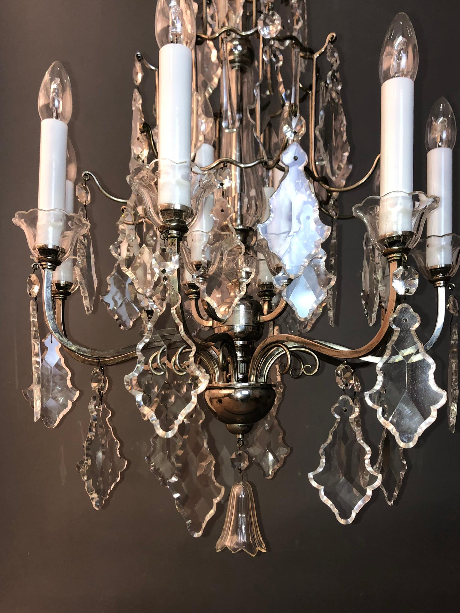 Francese Lampadario in bronzo argentato e cristallo Attr. a Lobmeyr, 1920 circa in vendita