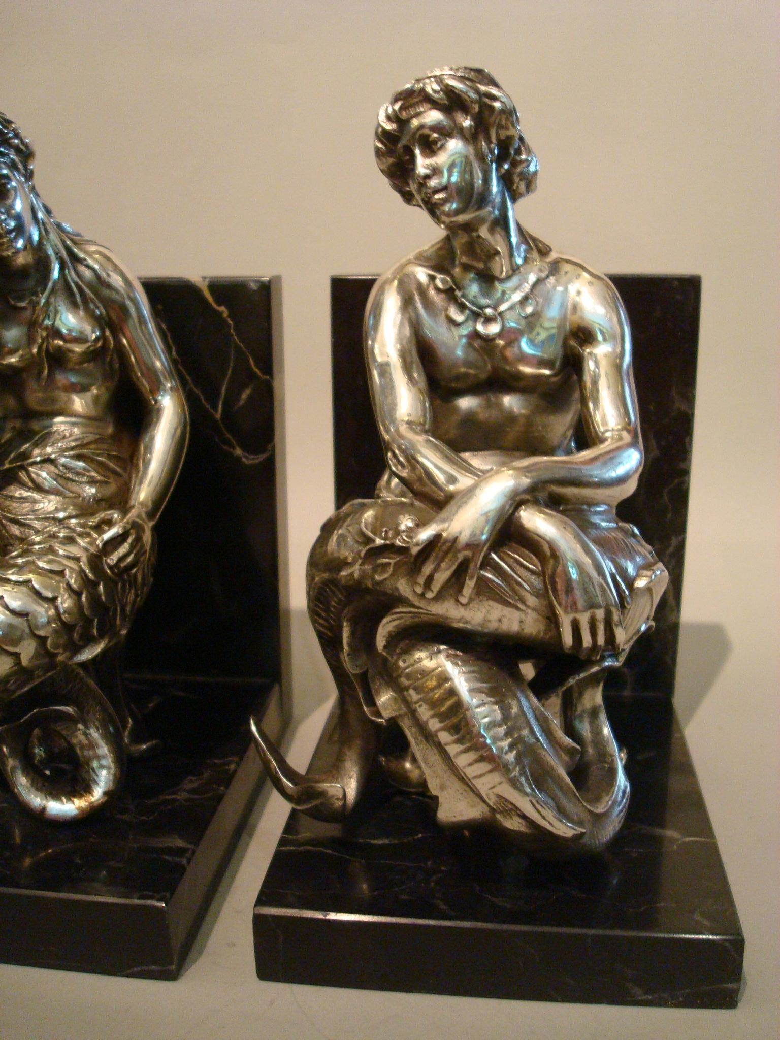 Reggilibri in bronzo argentato Sculture di una sirena e di un sireno, Francia, 1900 in vendita 5
