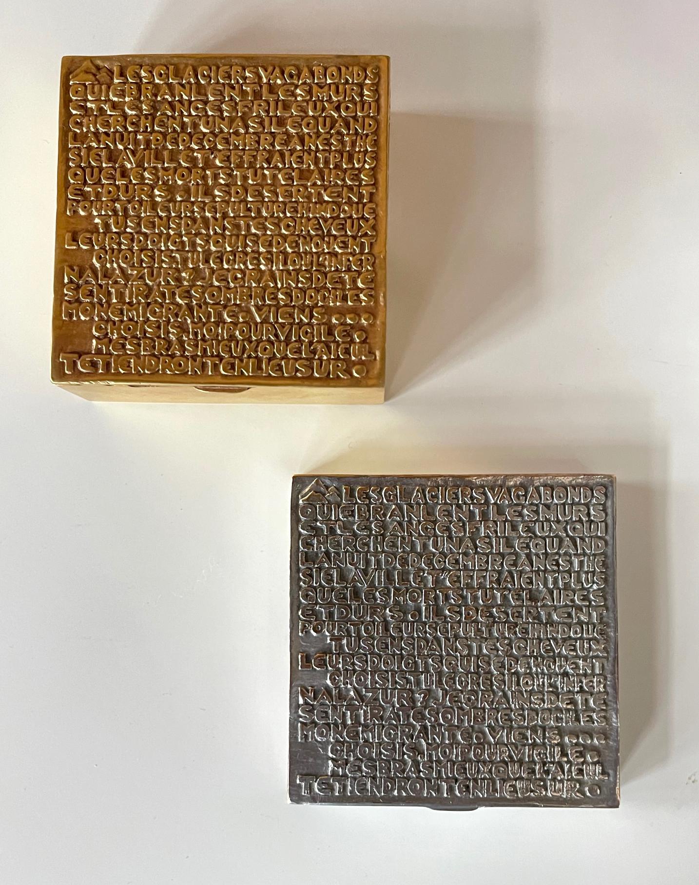 Versilberte Bronzeschachtel mit Relief-Gegossenem Poem von Line Vautrin im Angebot 7