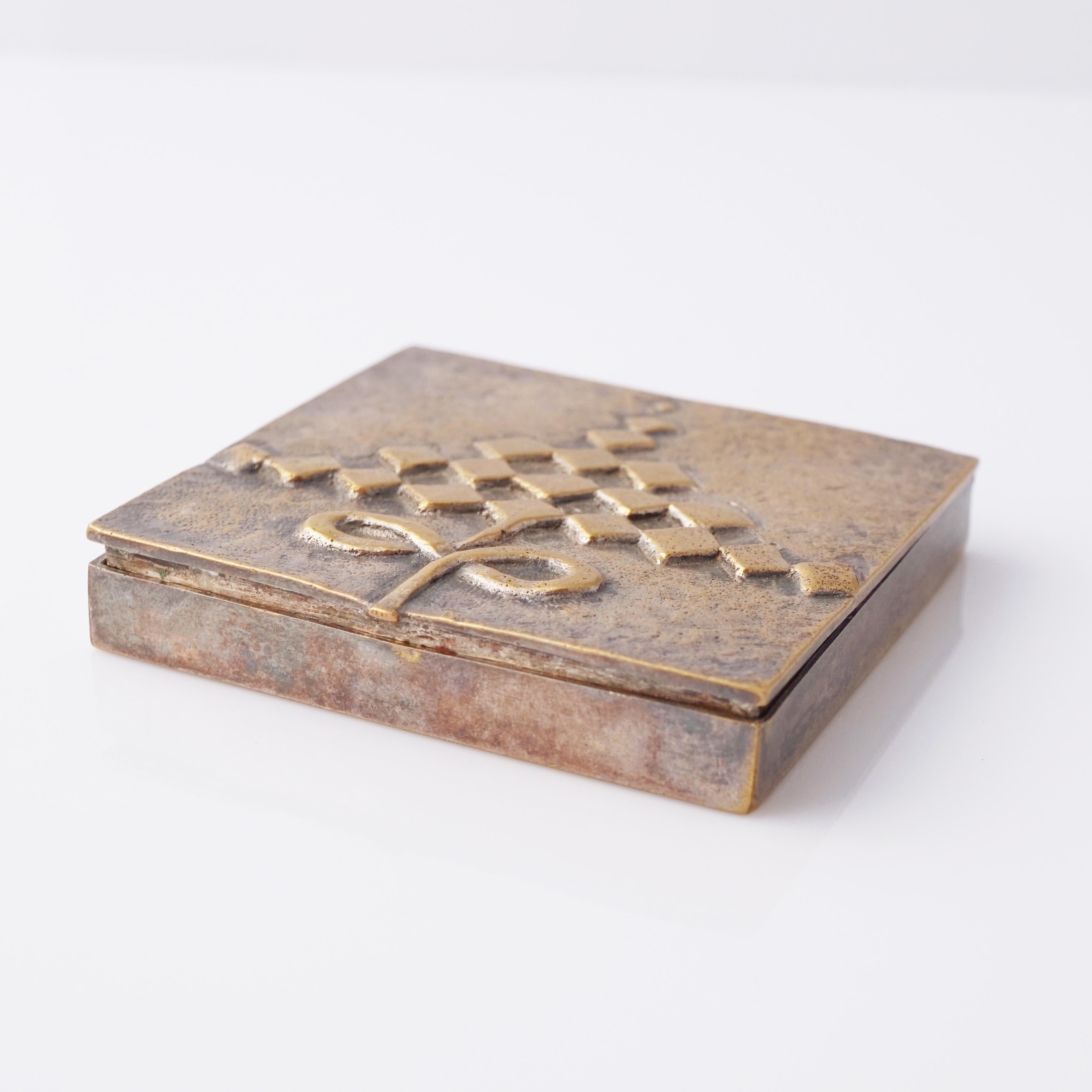 Silvered Bronze Compact With Geometric Design By Line Vautrin, 1960s en Bueno estado para la venta en McKinney, TX