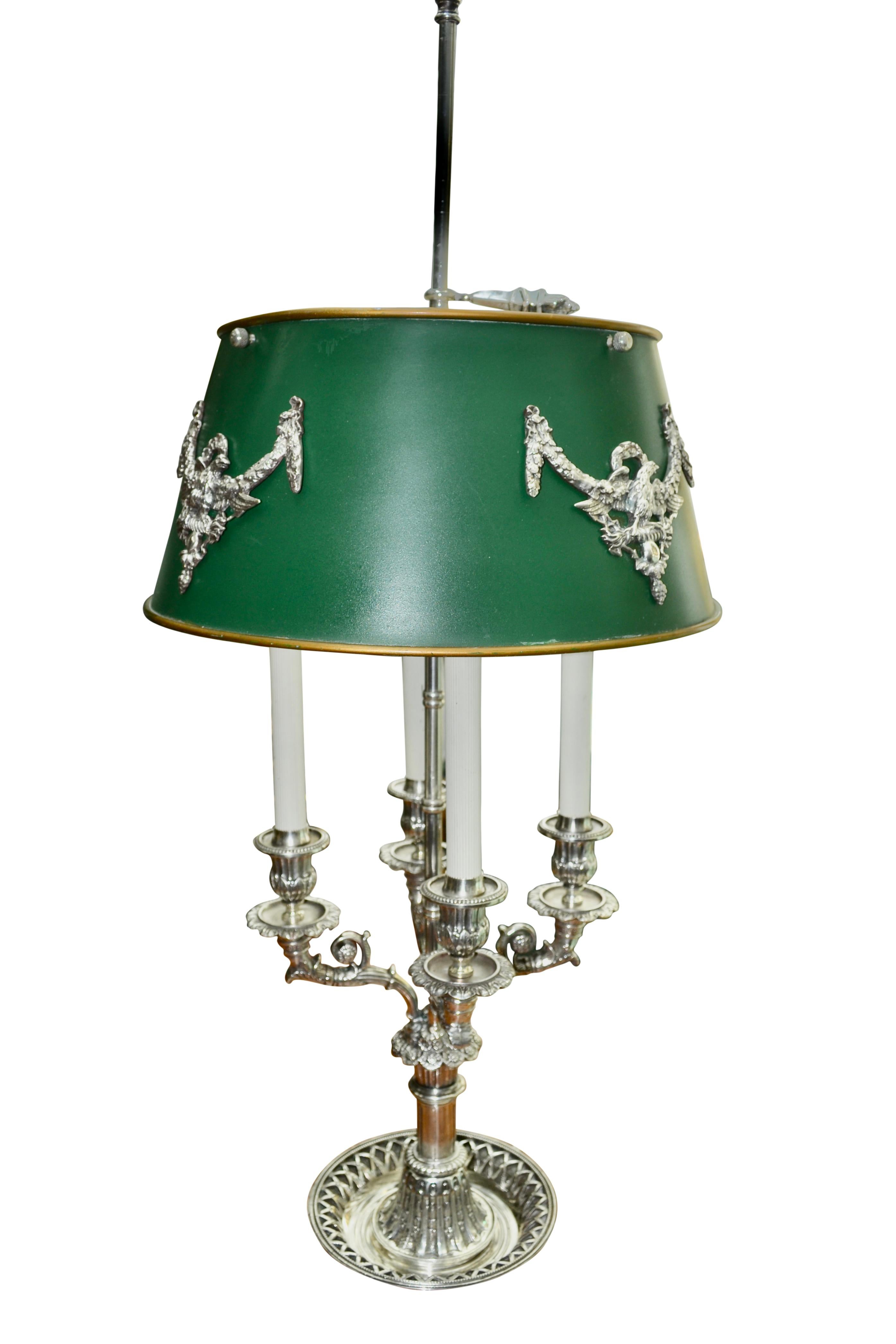 Versilberte Bronze-Bouillotte-Lampe im französischen Empire-Stil (20. Jahrhundert) im Angebot