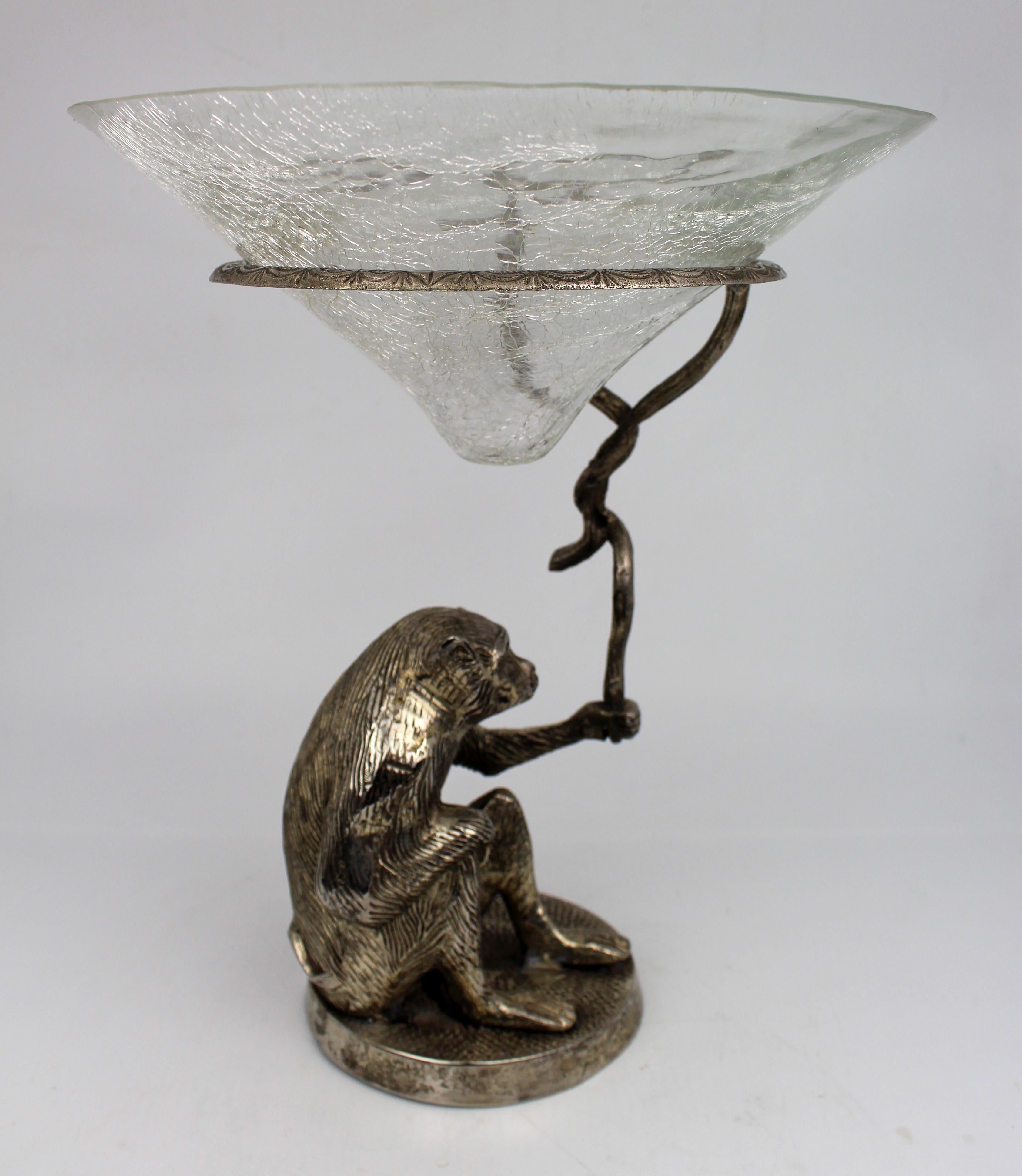 Européen Centre de table Singe en bronze argenté avec bol en verre craquelé en vente