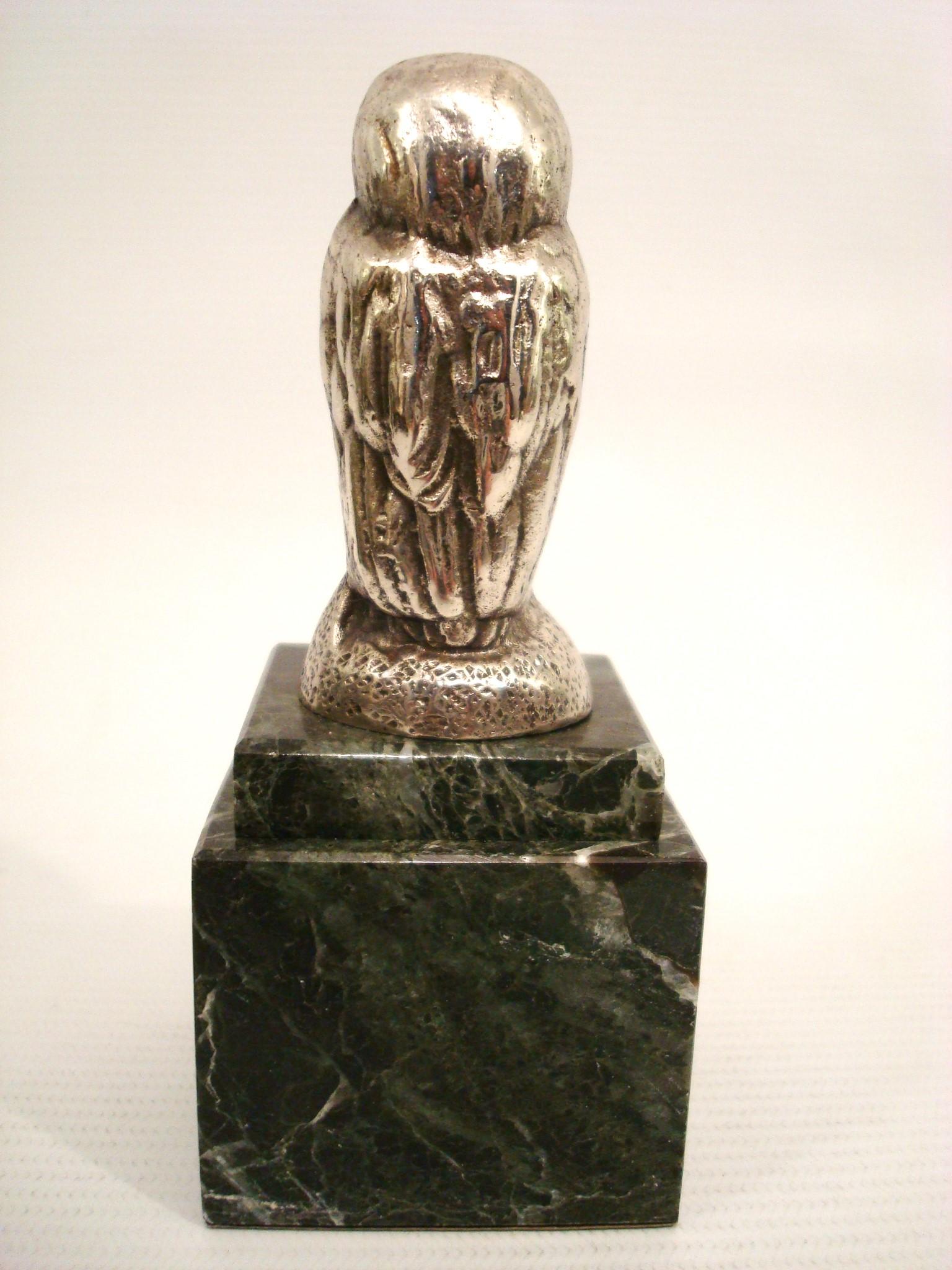 Escultura / Pisapapeles de búho de bronce plateado. 1920's Plateado en venta