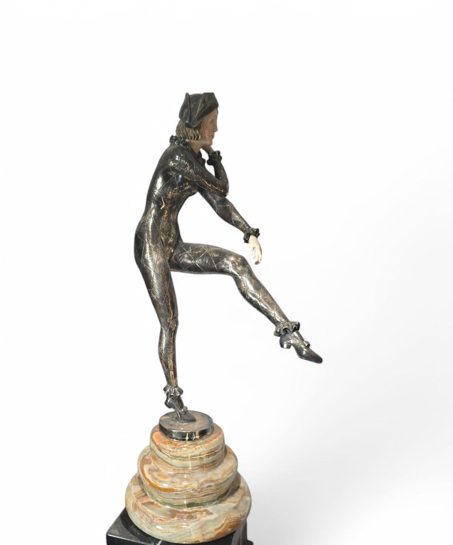 Bronzo Scultura in bronzo argentato sugned Demètre H. Chiparus - 74 cm in vendita