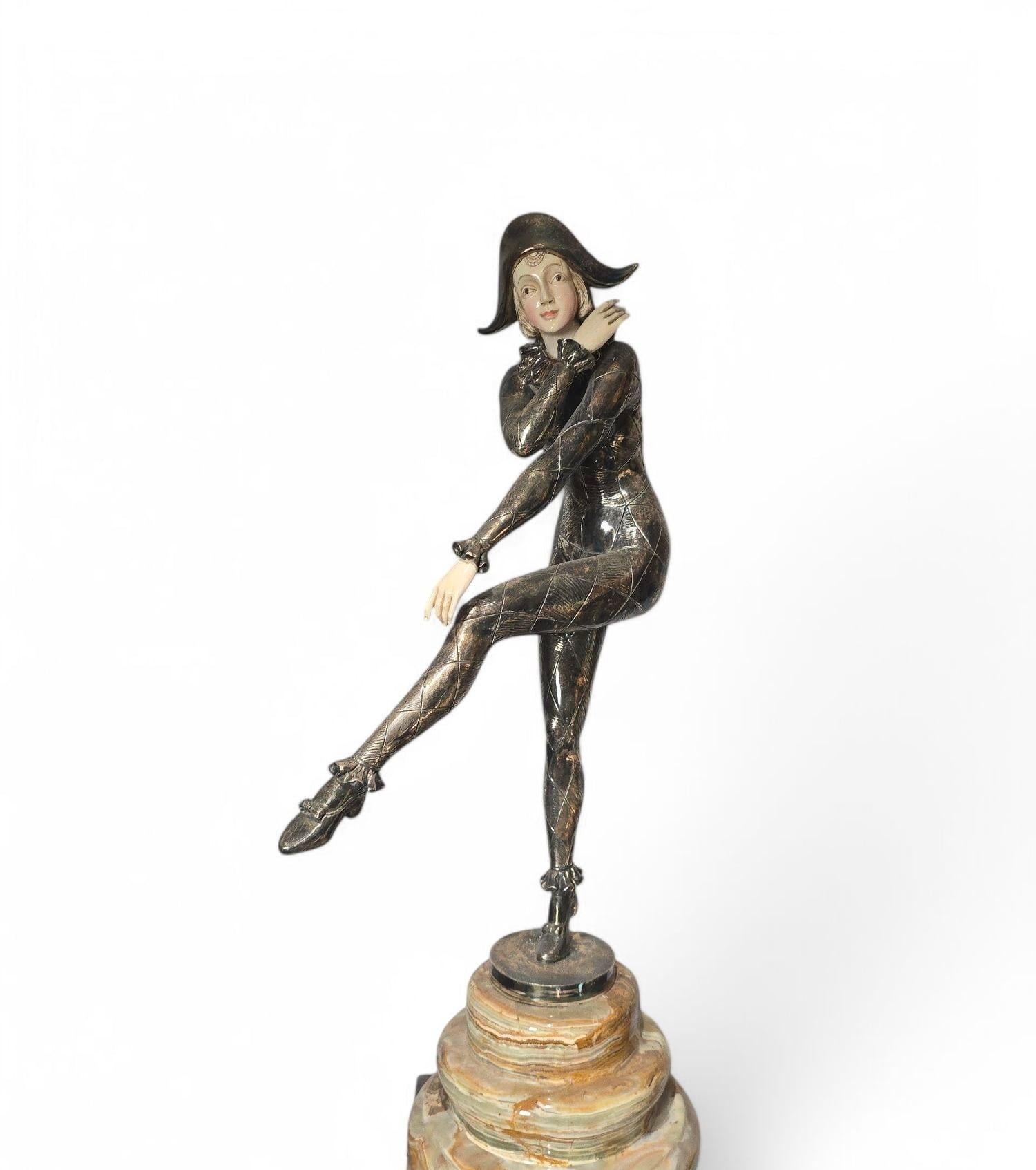 Scultura in bronzo argentato sugned Demètre H. Chiparus - 74 cm in vendita 3
