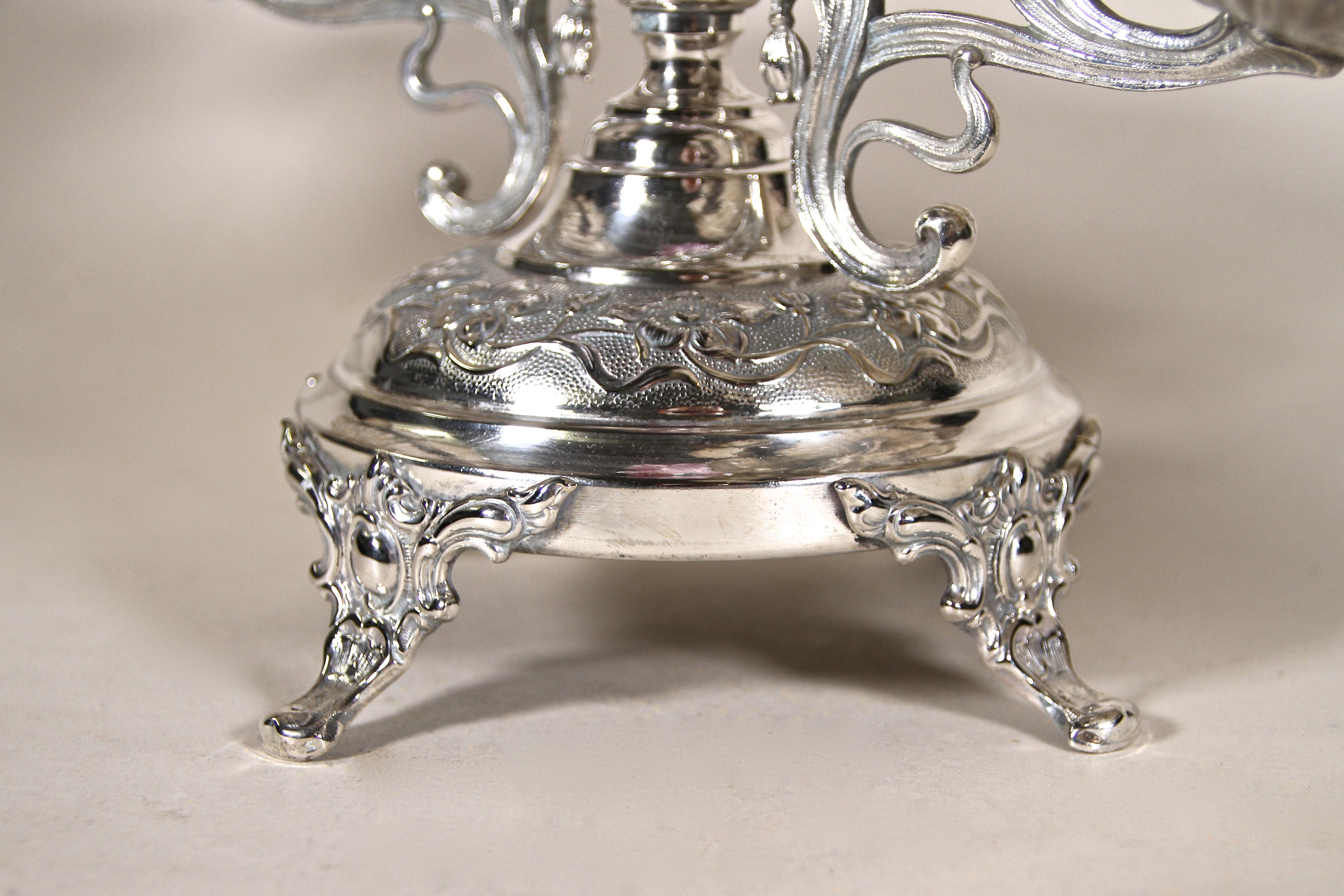 Silvered Centerpiece with Frilly Glass Vase Art Nouveau, Austria, circa 1900 12