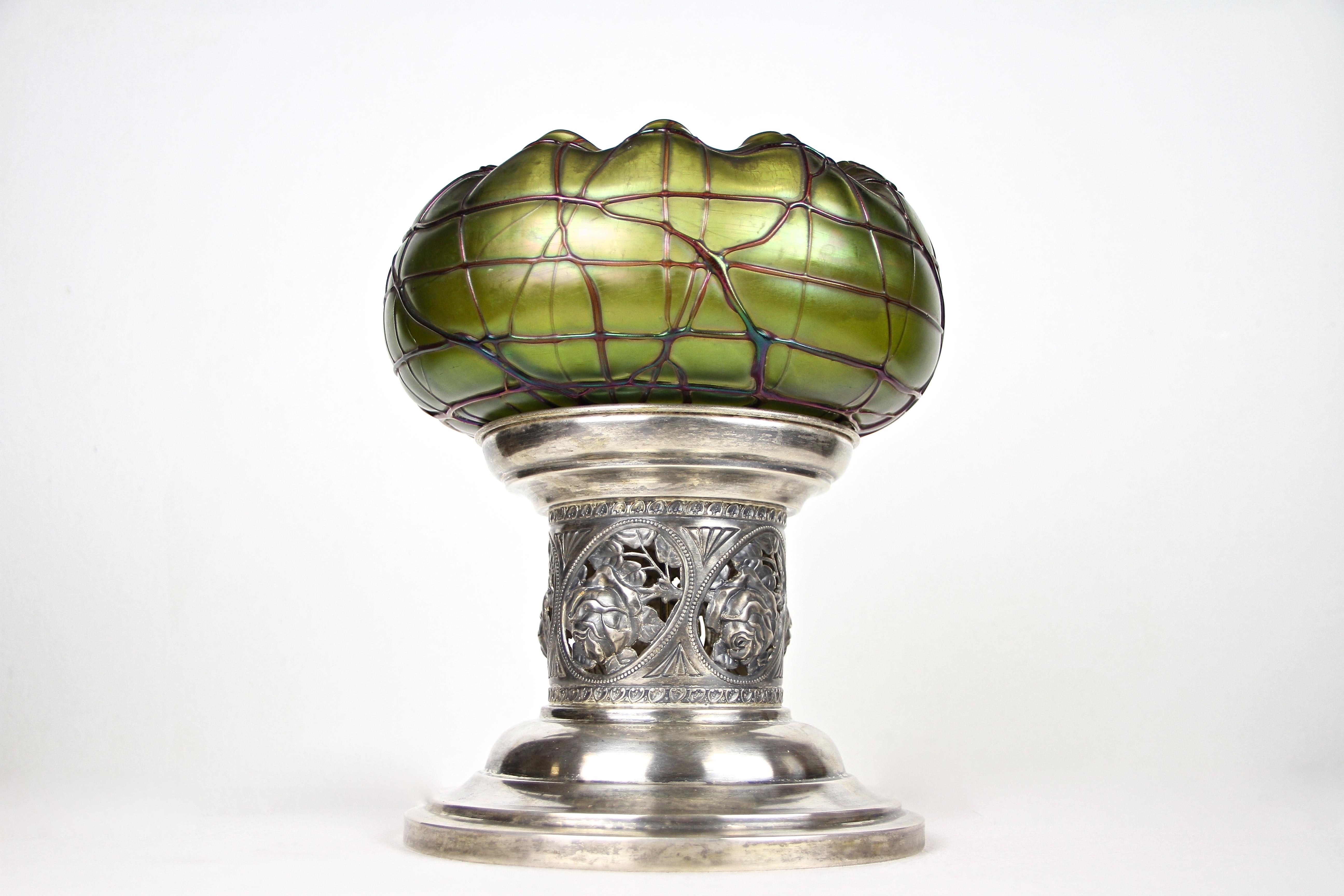 Silvered Centerpiece with Iridiscent Palme Koenig Glass Bowl, CZ ca. 1910 3