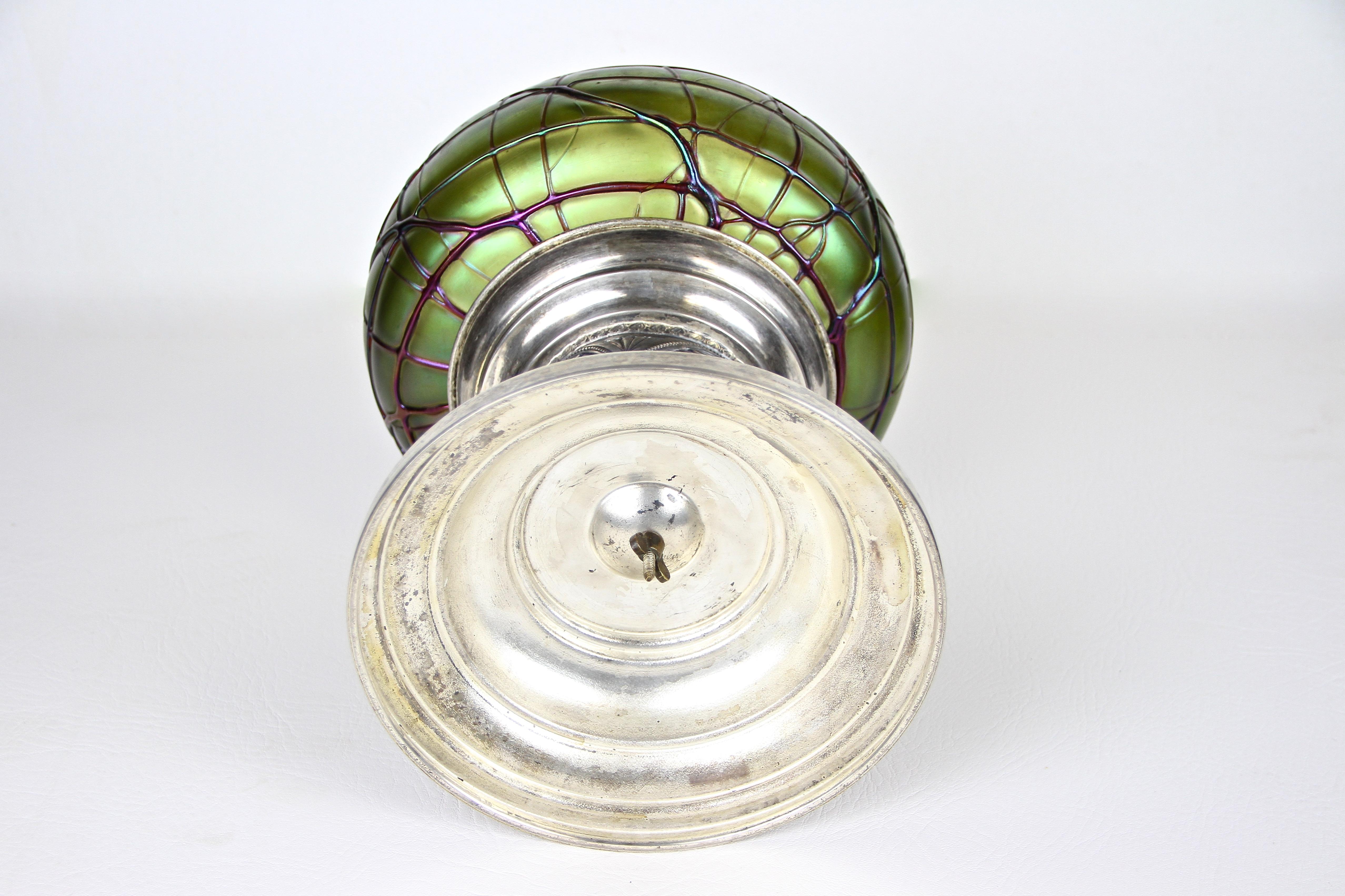 Silvered Centerpiece with Iridiscent Palme Koenig Glass Bowl, CZ ca. 1910 1